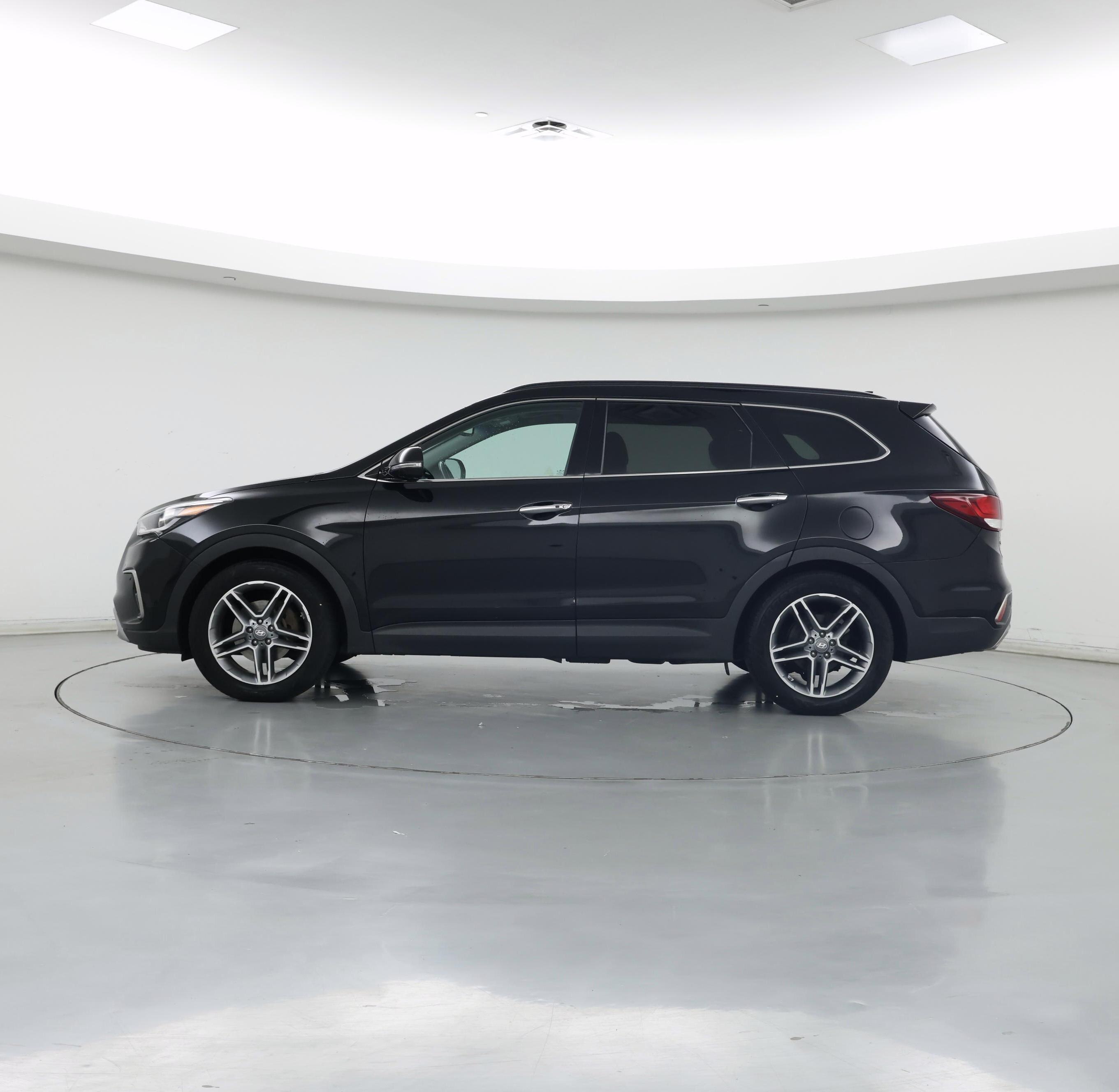 Thumbnail: 2018 Hyundai Santa Fe - 3