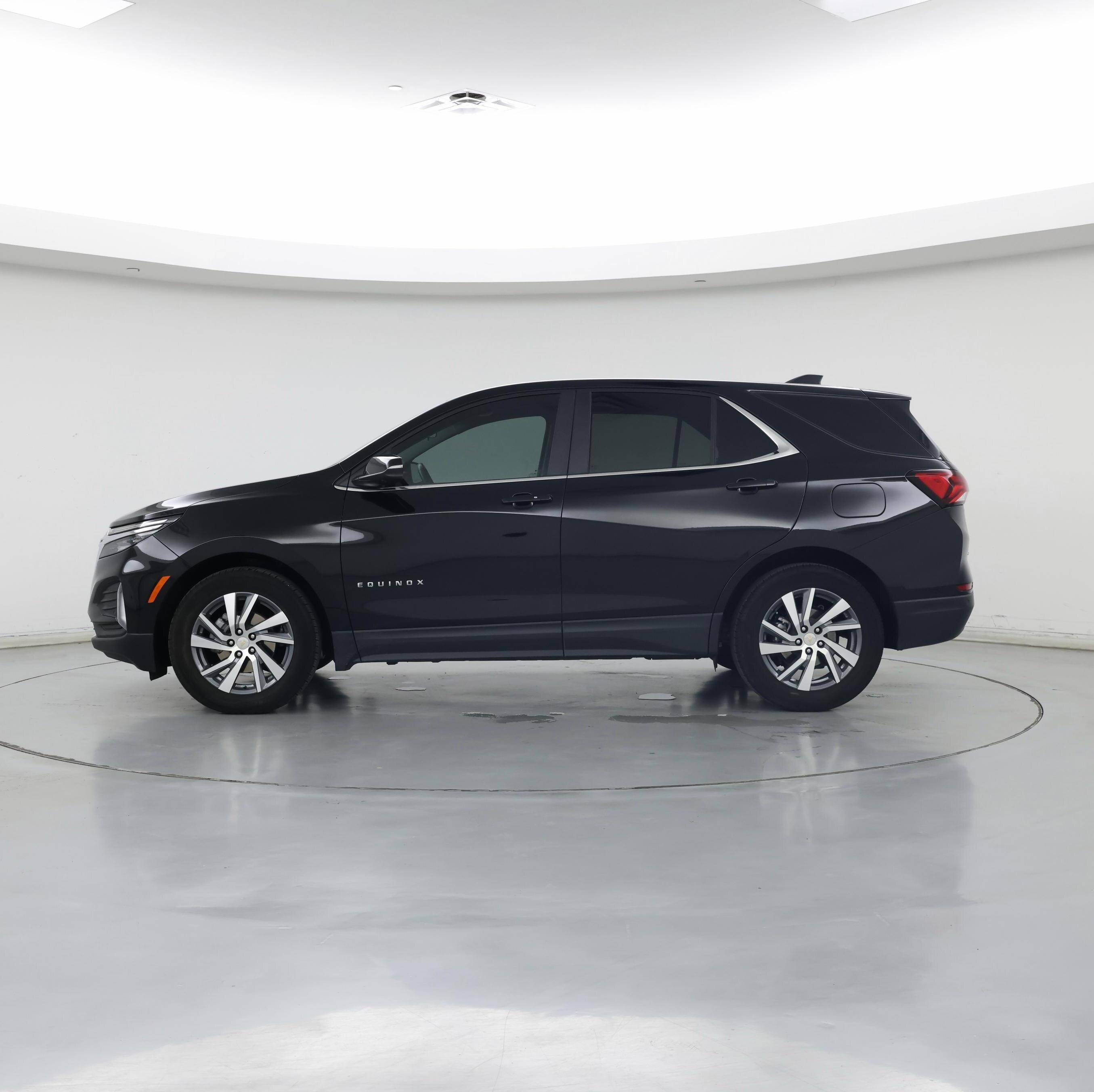 Thumbnail: 2022 Chevrolet Equinox - 3