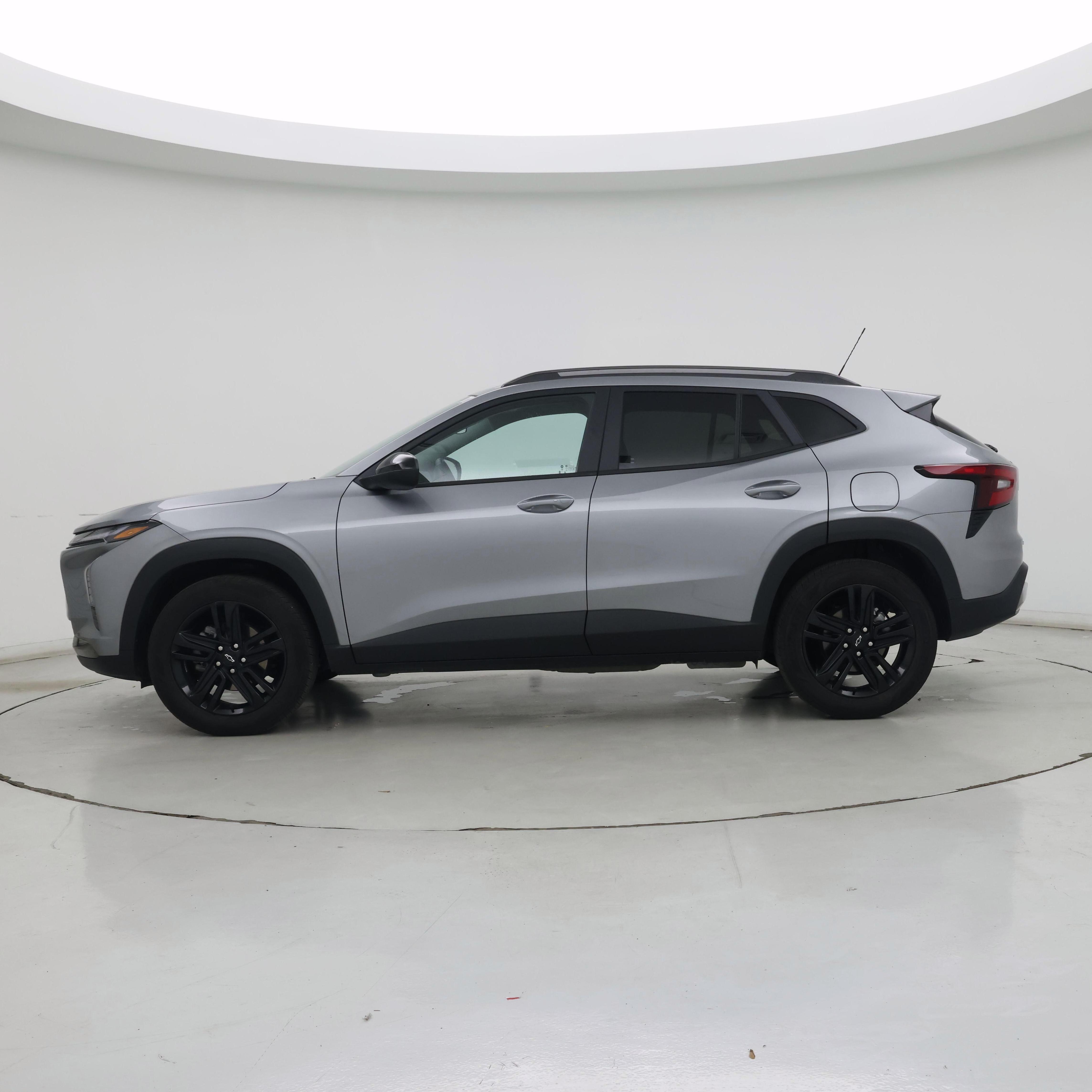 Thumbnail: 2024 Chevrolet Trax - 3