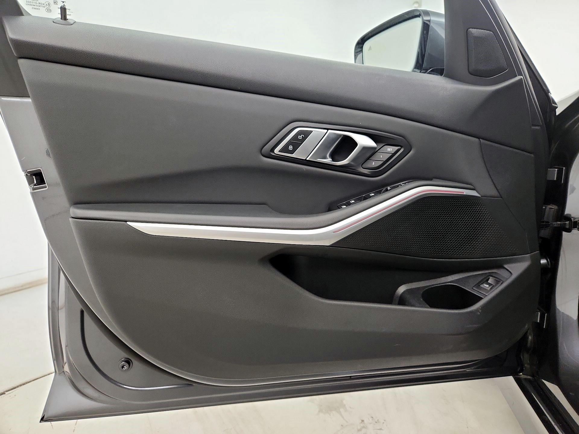 Thumbnail: 2019 BMW 3 Series - 10