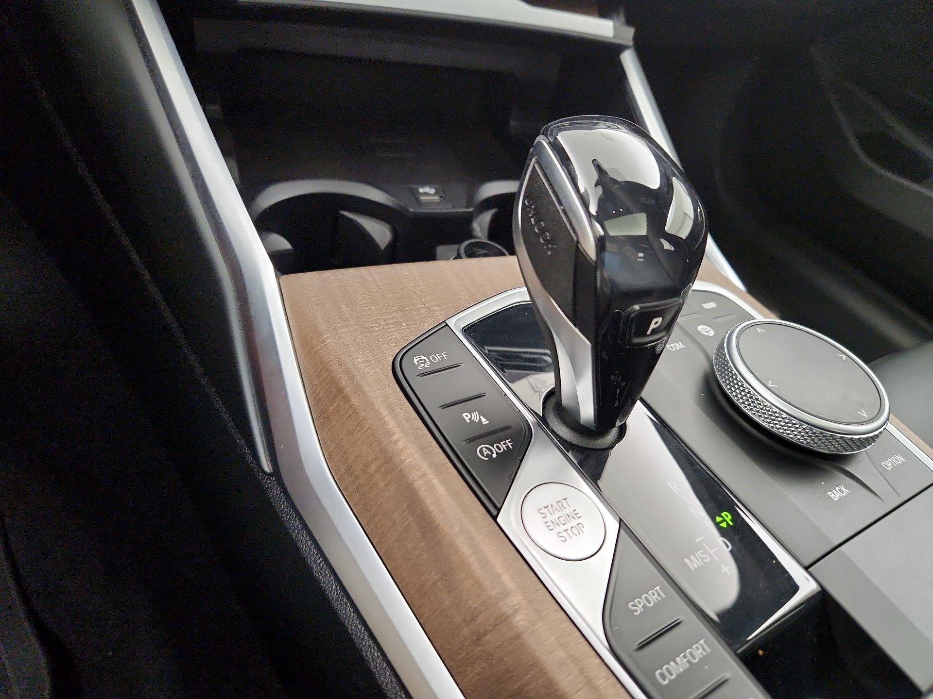 Thumbnail: 2019 BMW 3 Series - 16