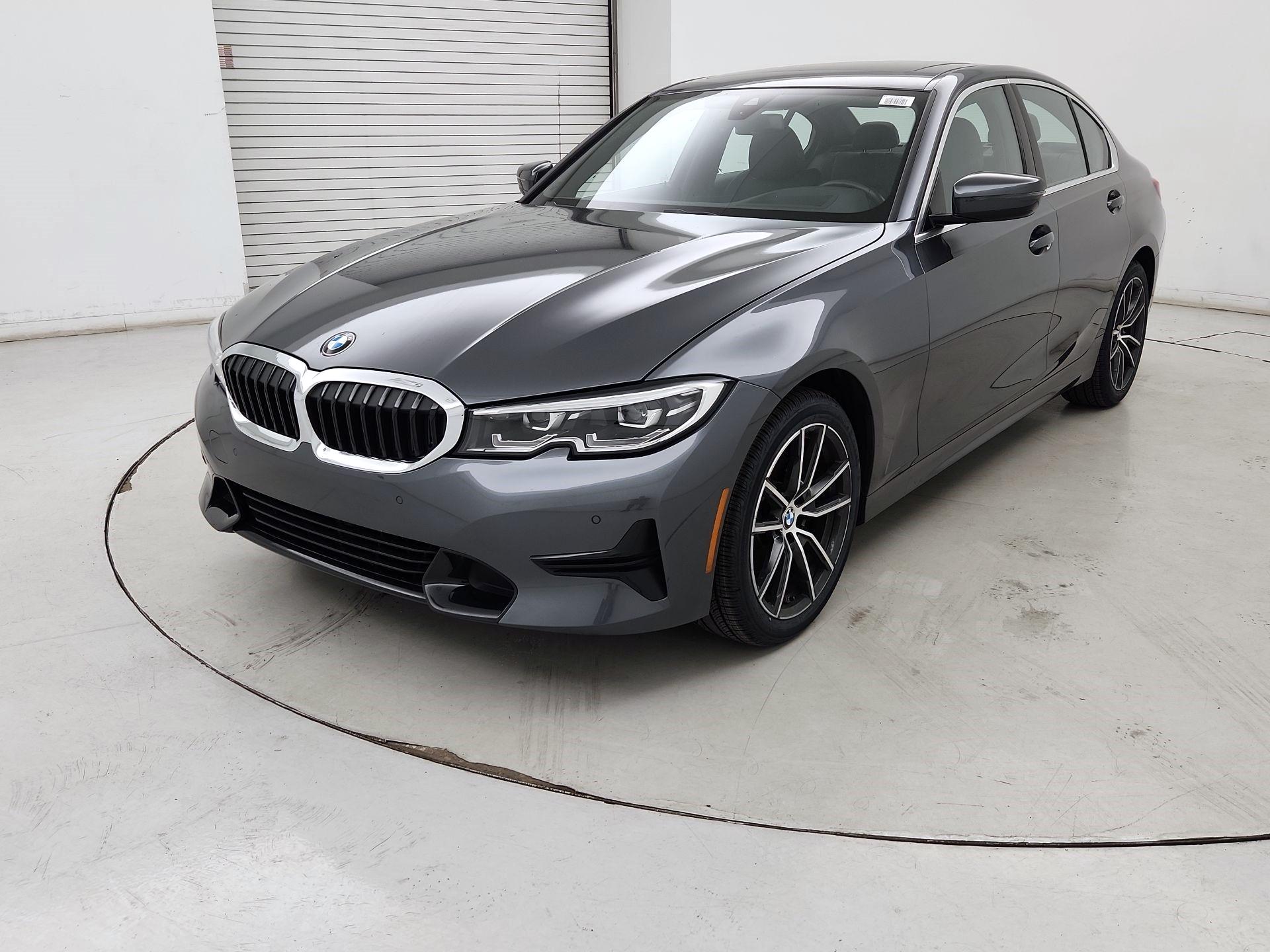 Thumbnail: 2019 BMW 3 Series - 3