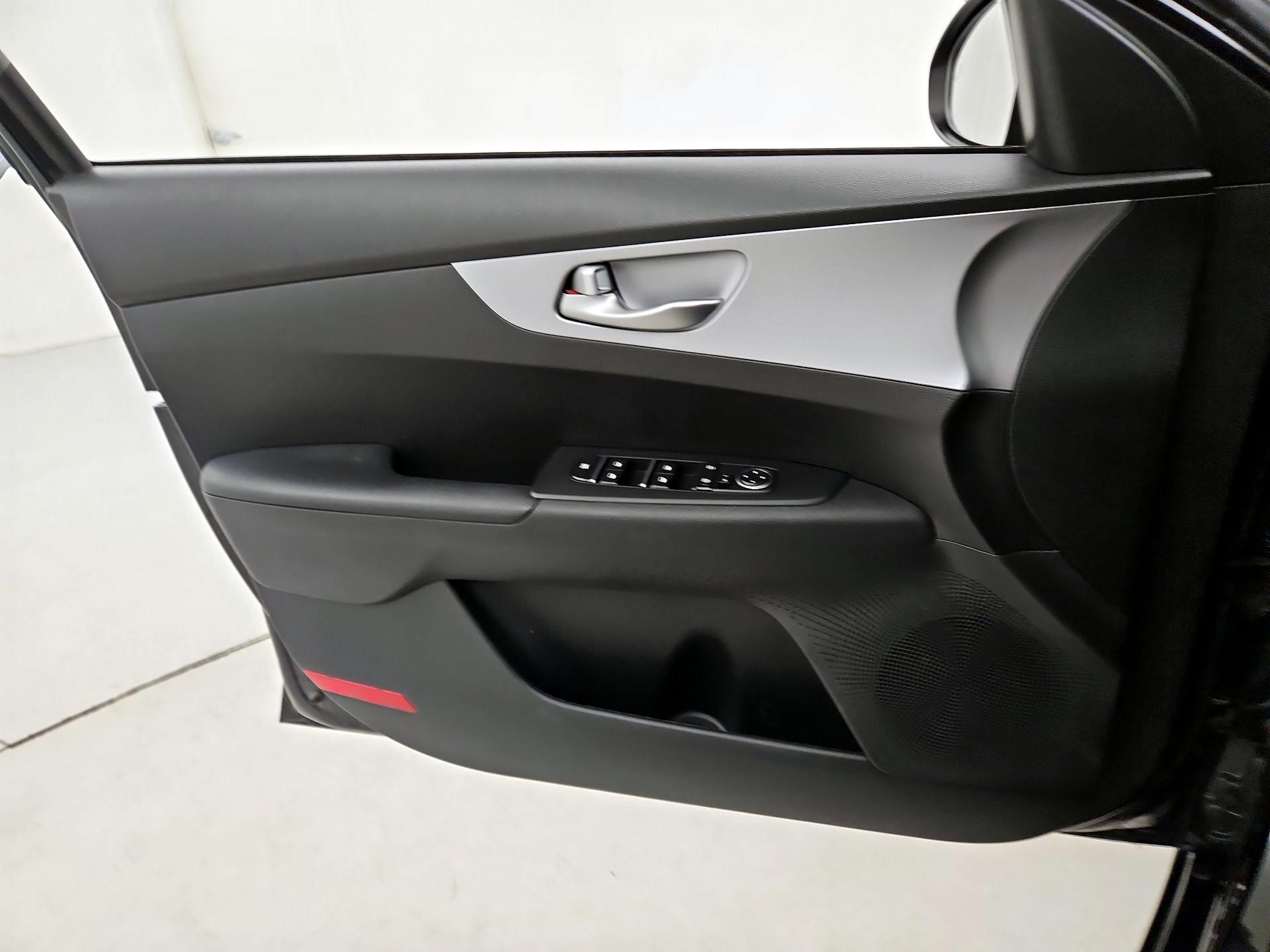Thumbnail: 2023 Kia Forte - 12