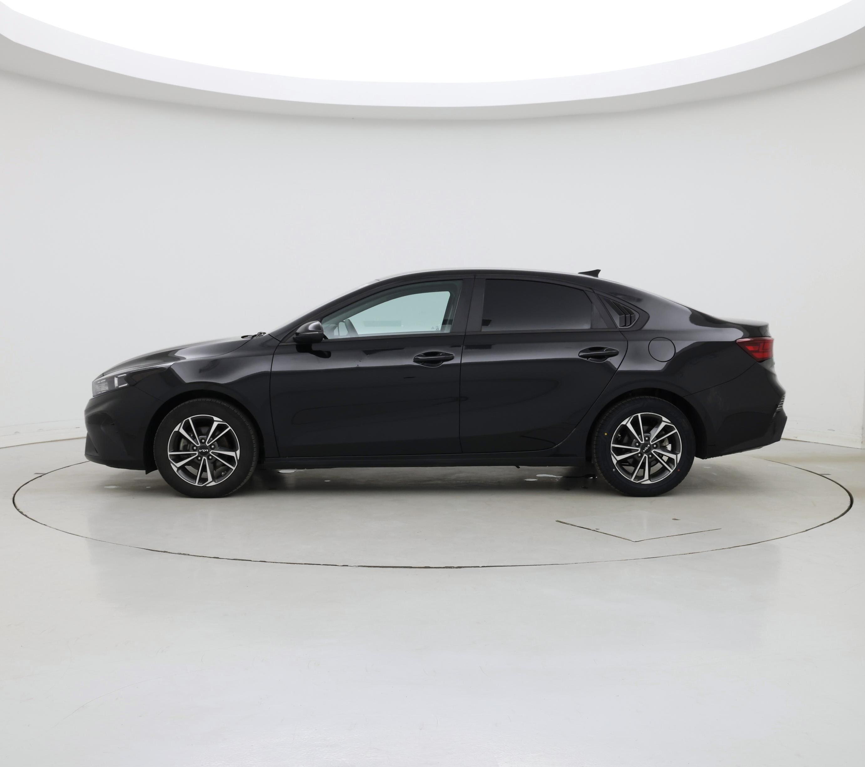 Thumbnail: 2023 Kia Forte - 3