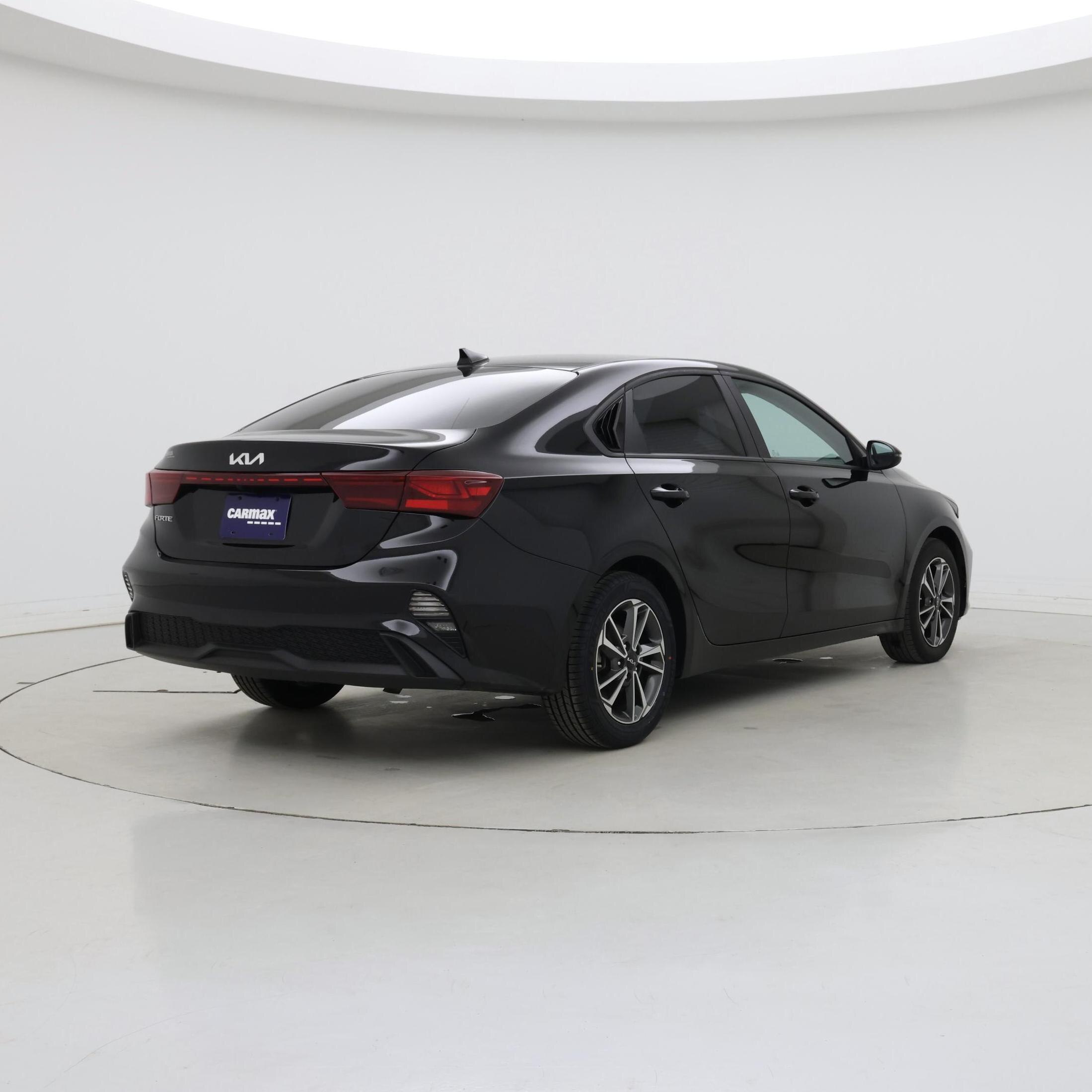 Thumbnail: 2023 Kia Forte - 8