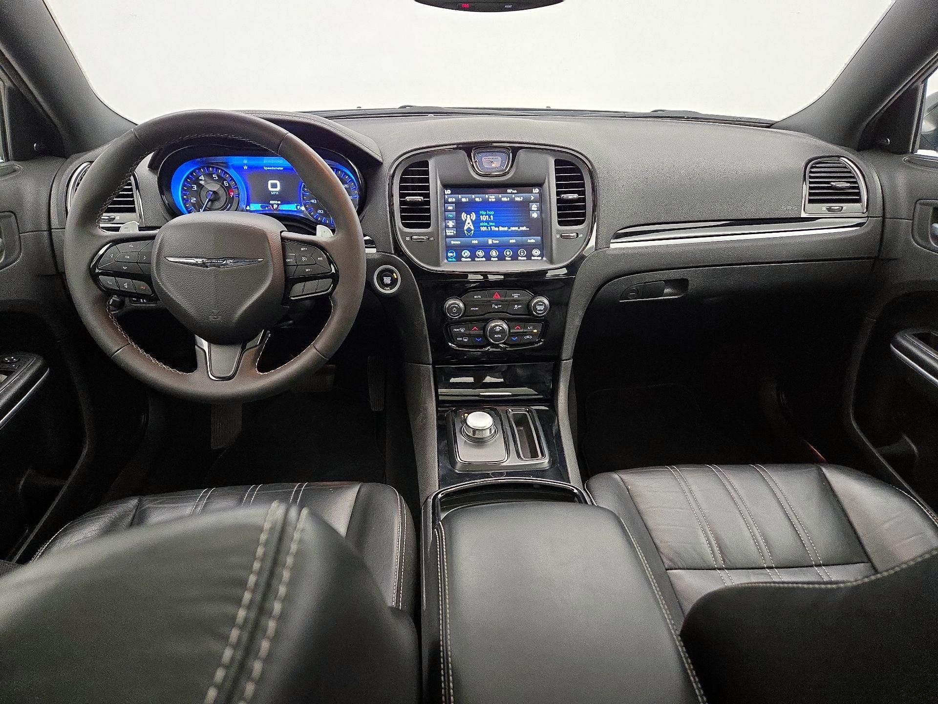 Thumbnail: 2023 Chrysler 300 - 9