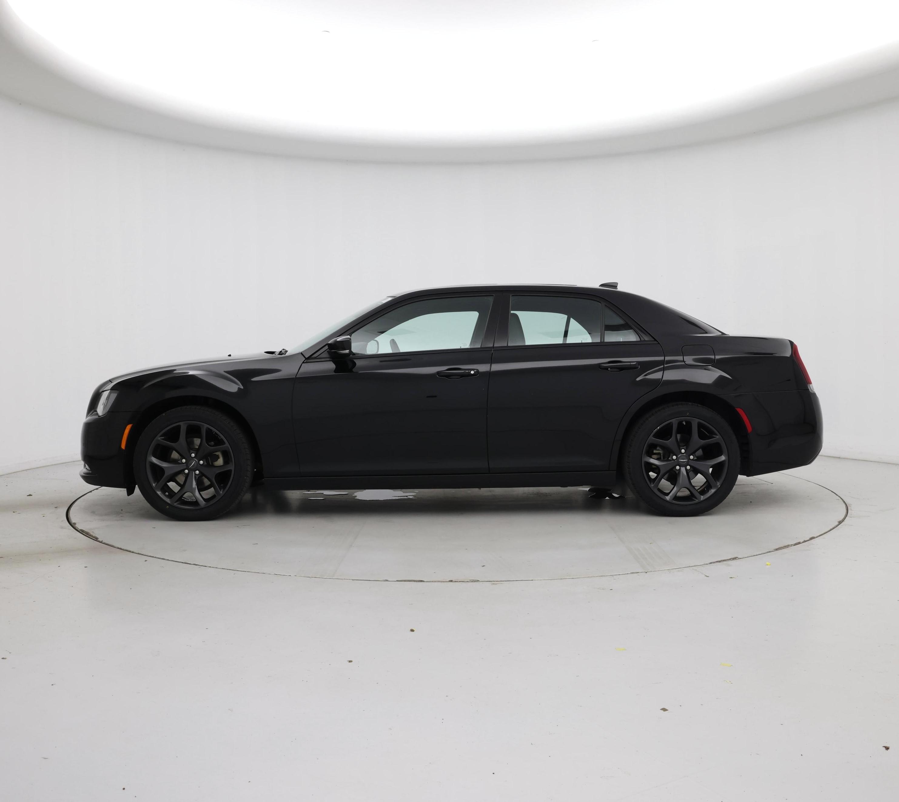 Thumbnail: 2023 Chrysler 300 - 3