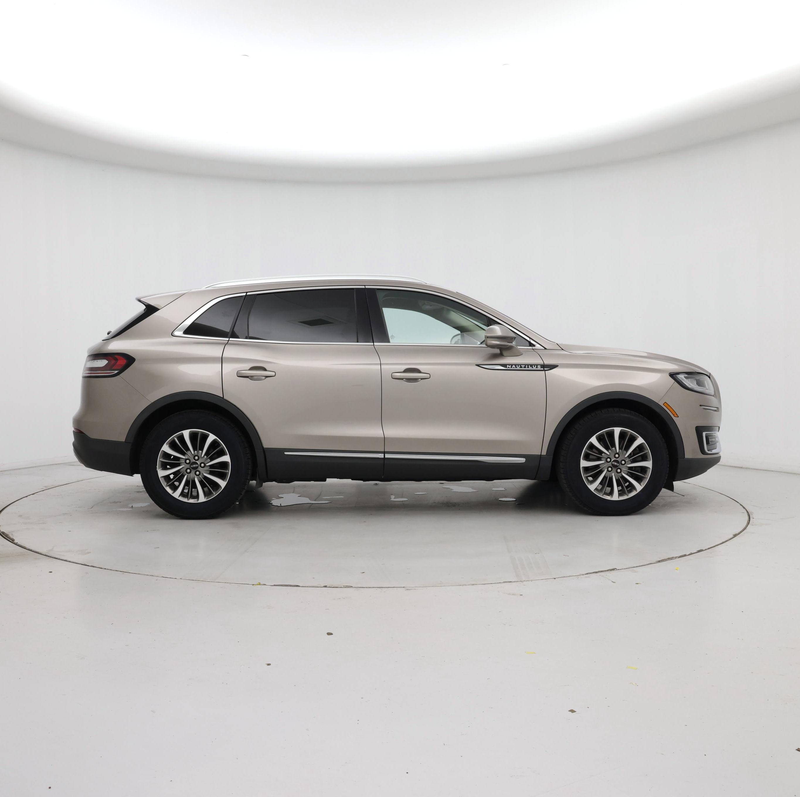Thumbnail: 2020 Lincoln Nautilus - 7
