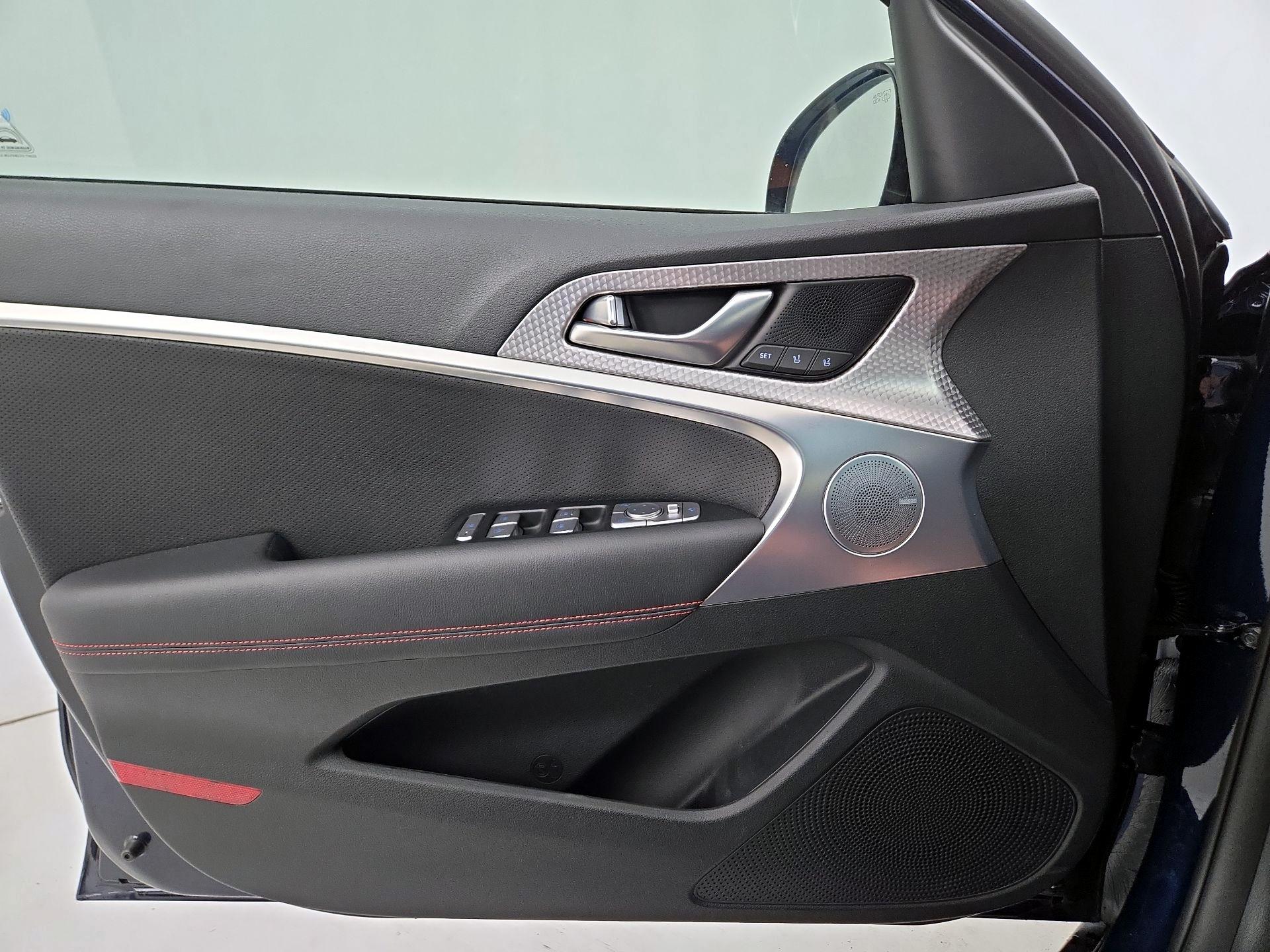 Thumbnail: 2023 Genesis G70 - 12