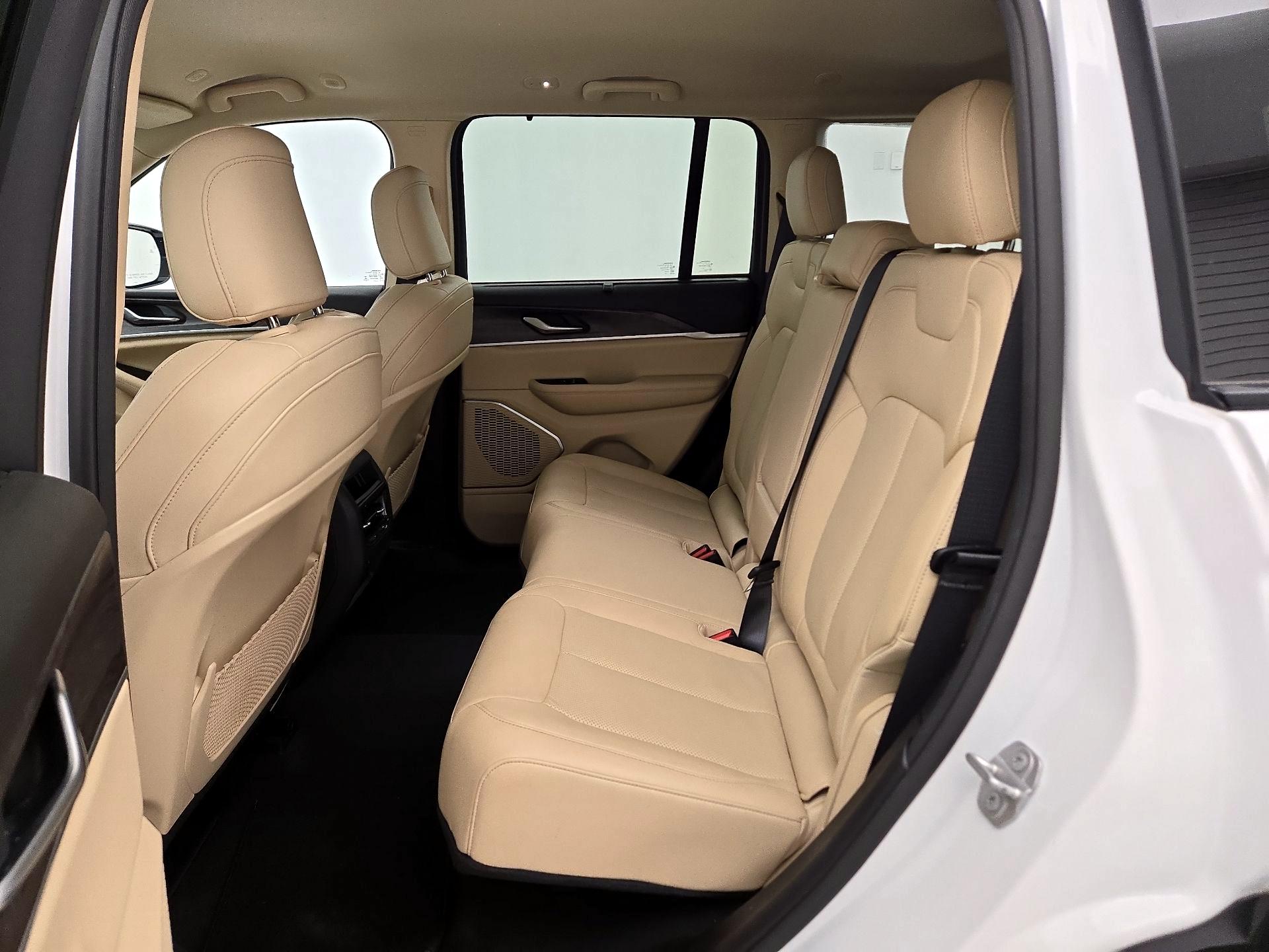 Thumbnail: 2022 Jeep Grand Cherokee - 19