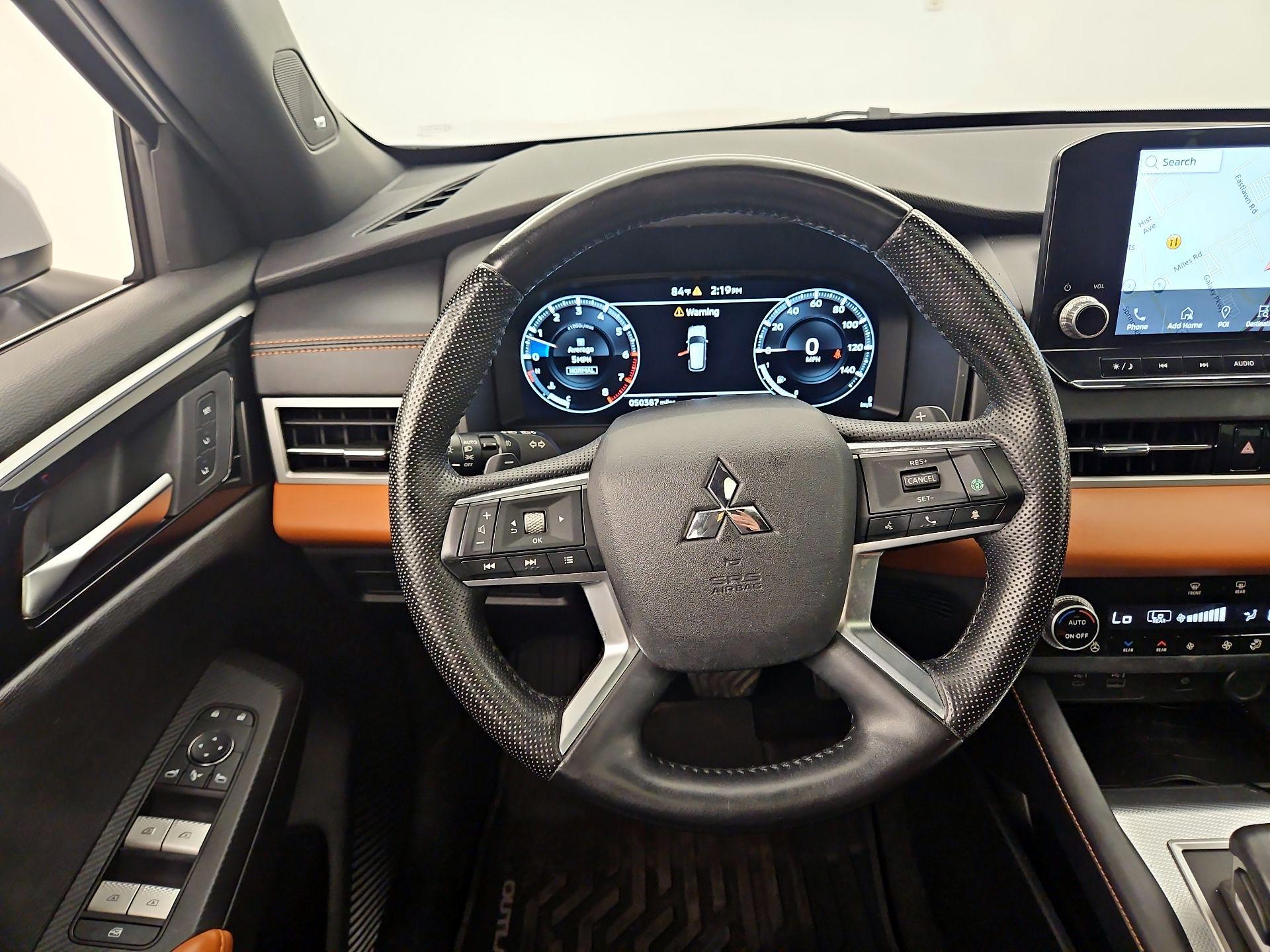 Thumbnail: 2022 Mitsubishi Outlander - 10