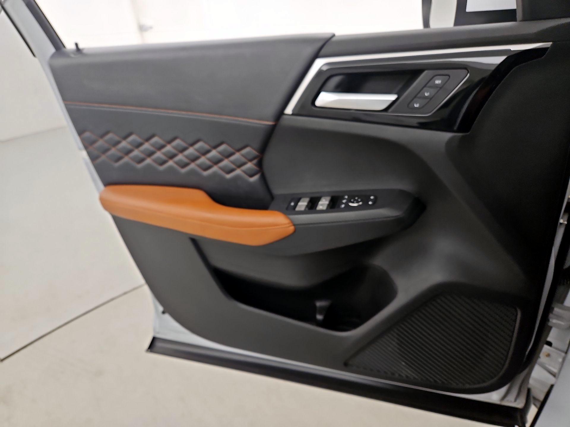 Thumbnail: 2022 Mitsubishi Outlander - 12