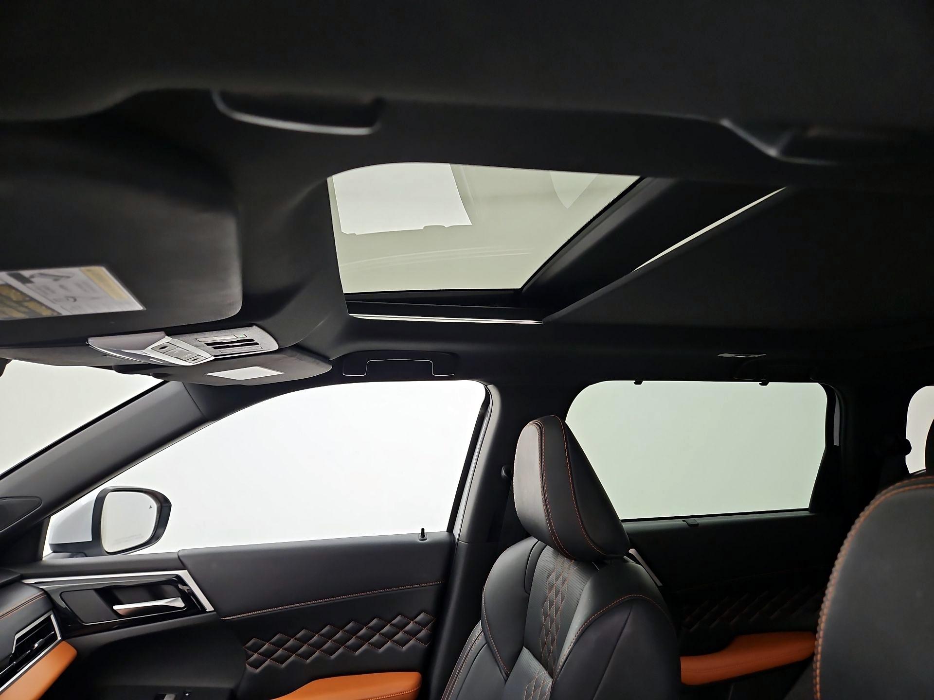 Thumbnail: 2022 Mitsubishi Outlander - 20