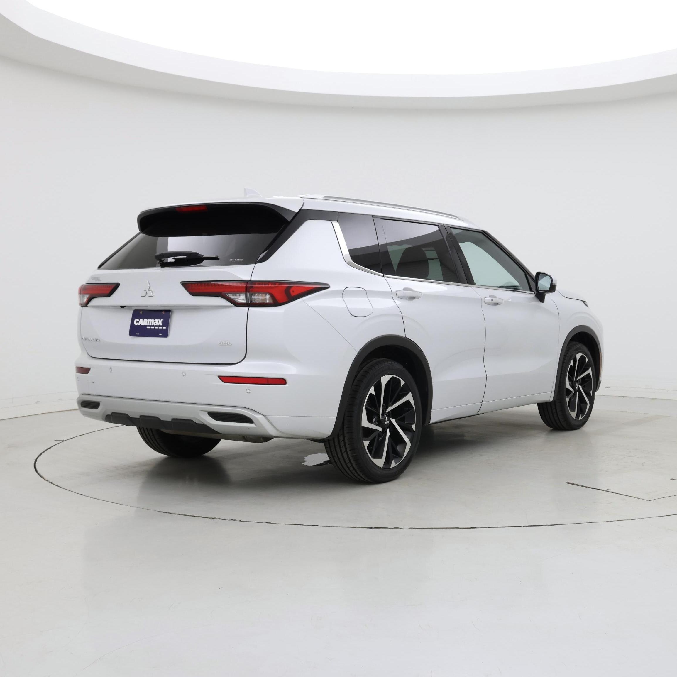 Thumbnail: 2022 Mitsubishi Outlander - 8