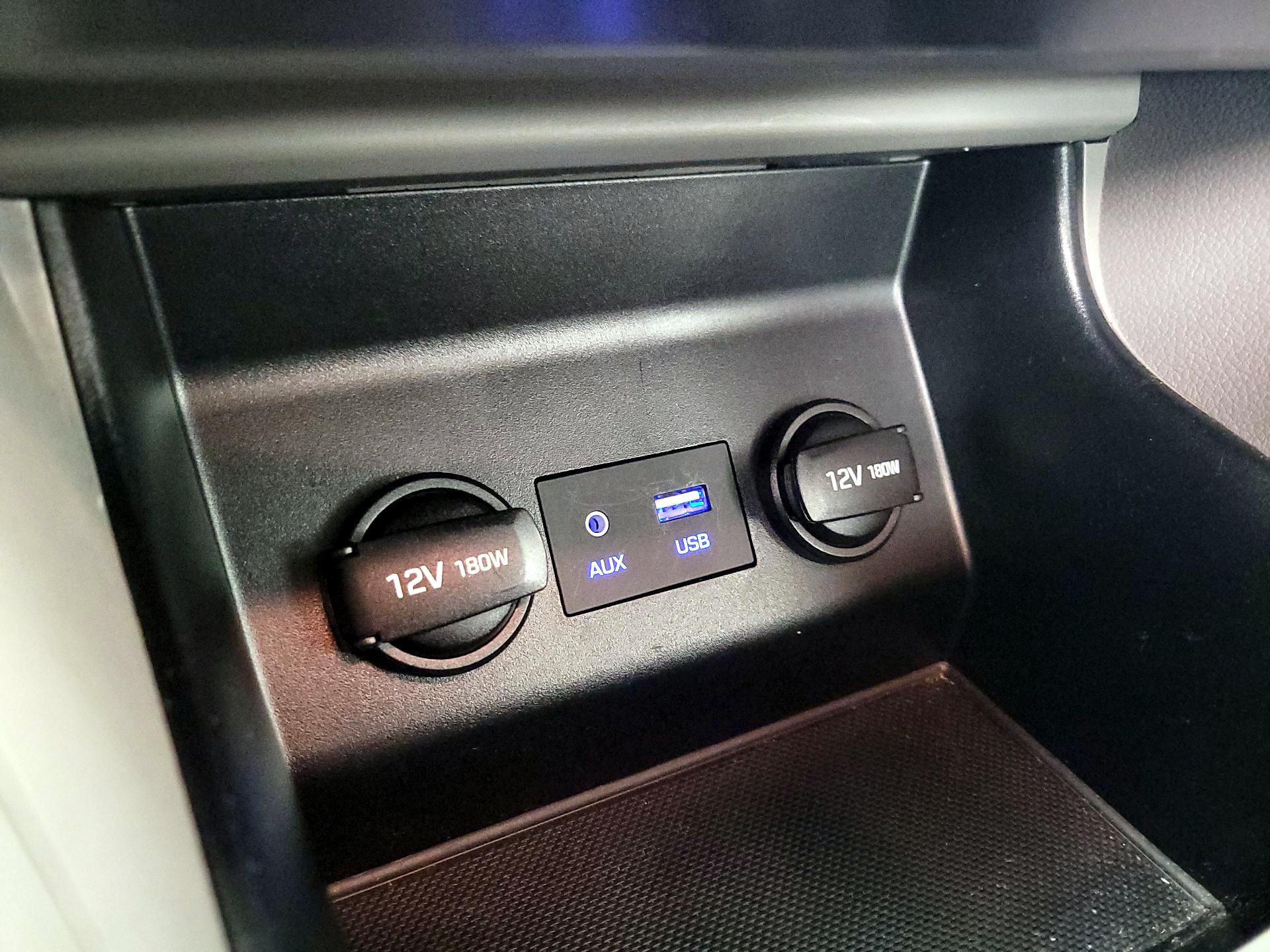 Thumbnail: 2020 Hyundai Elantra - 18