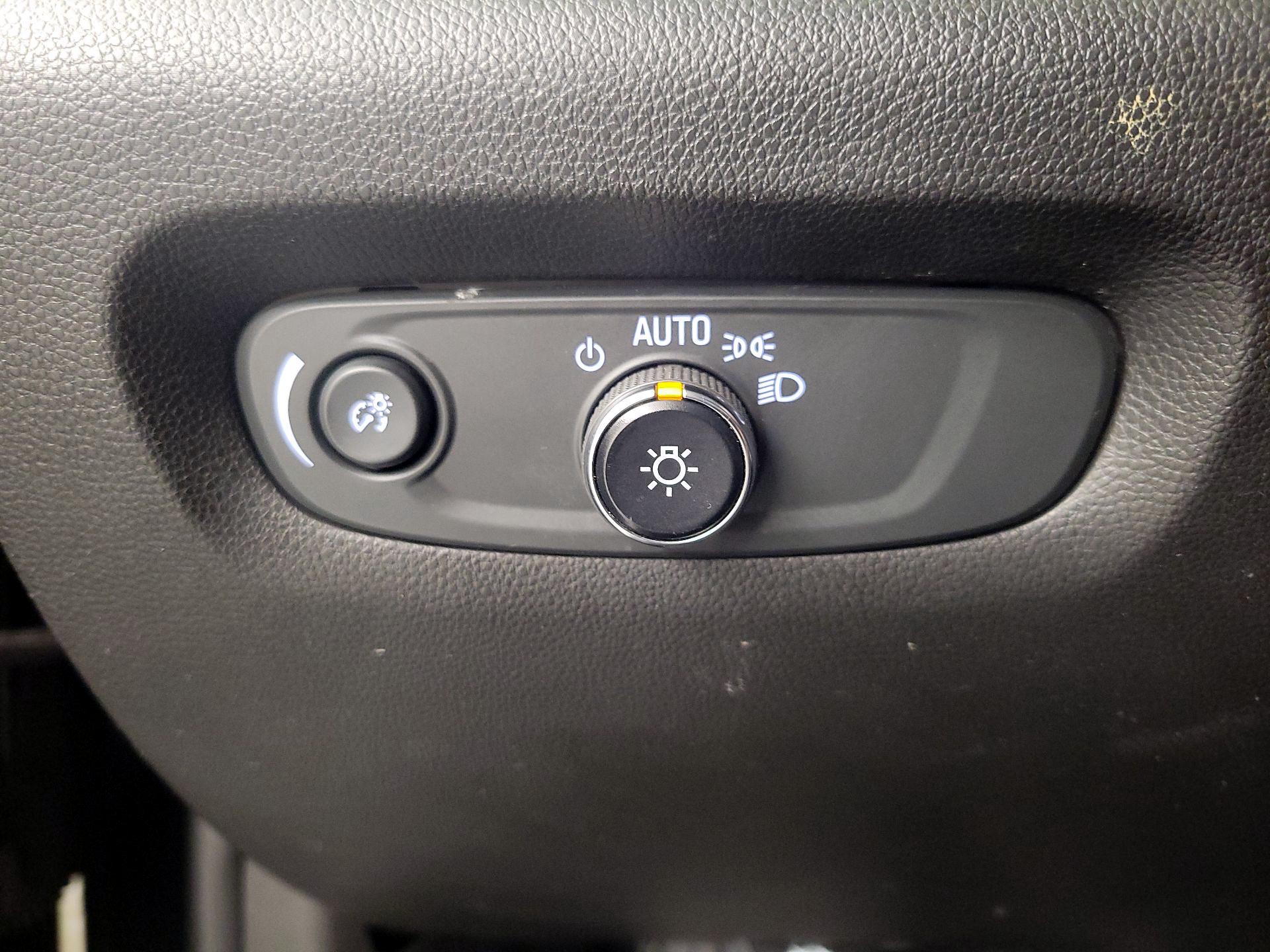 Thumbnail: 2021 Chevrolet Traverse - 13