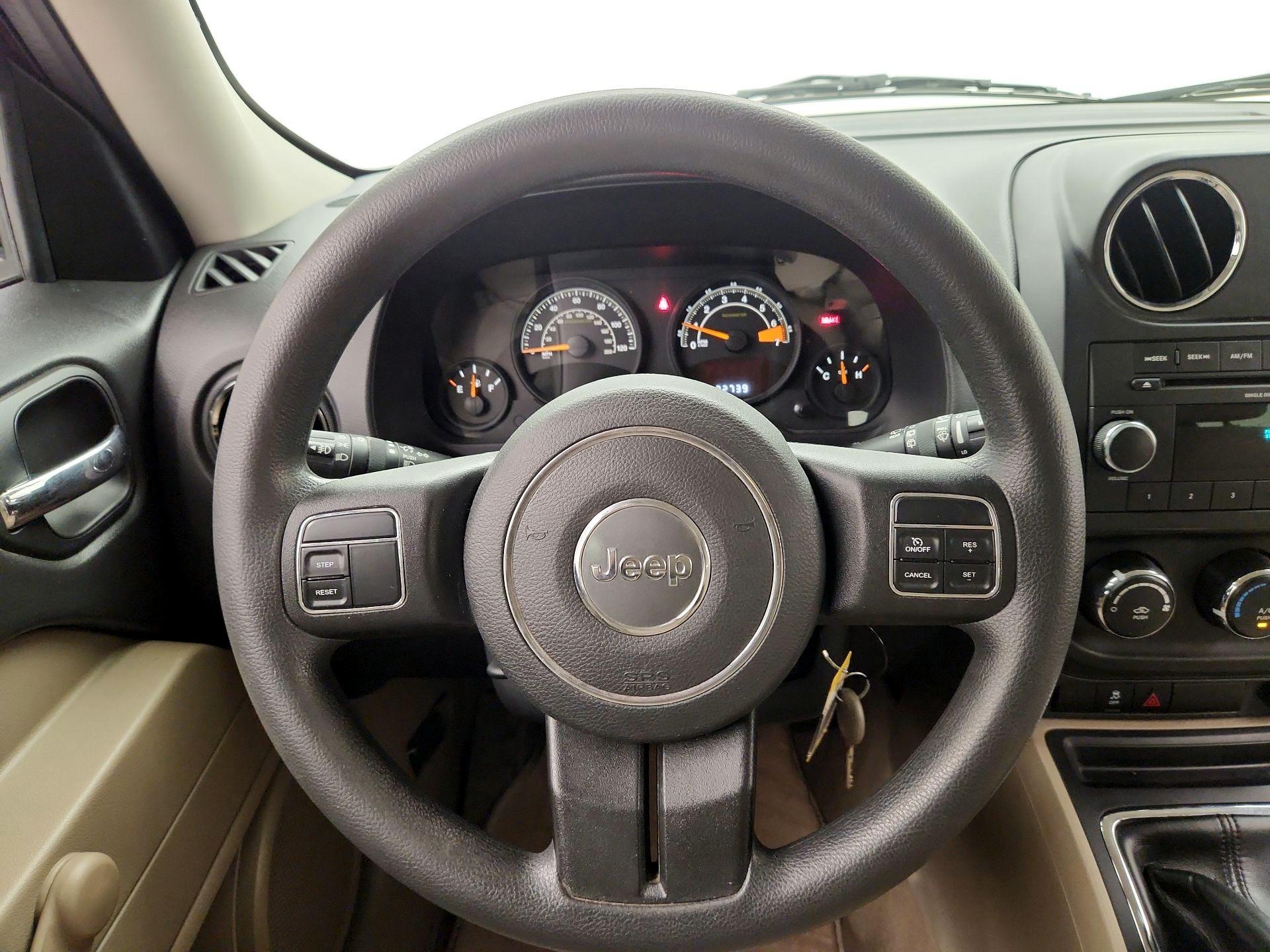 Thumbnail: 2014 Jeep Patriot - 10
