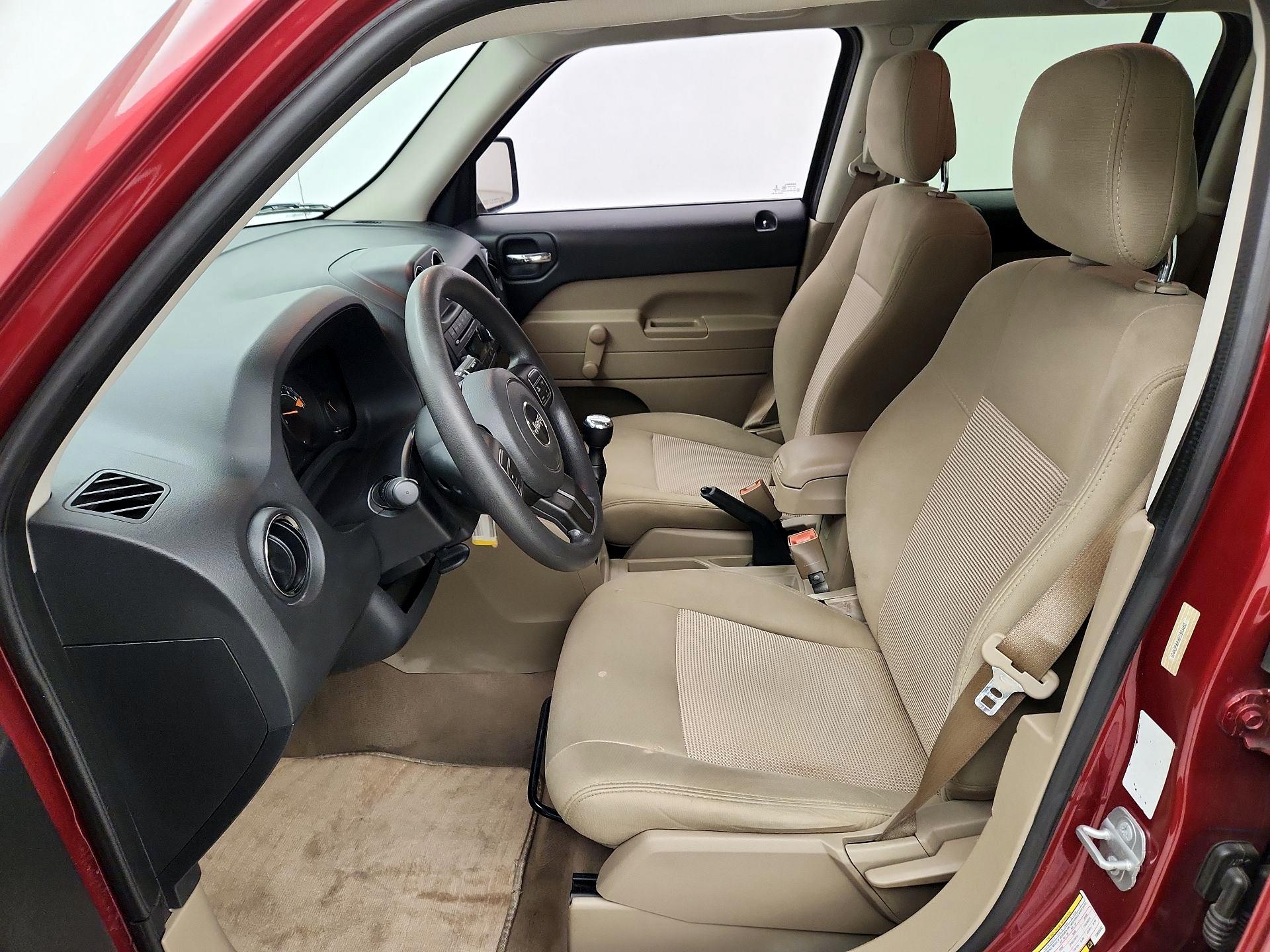 Thumbnail: 2014 Jeep Patriot - 11