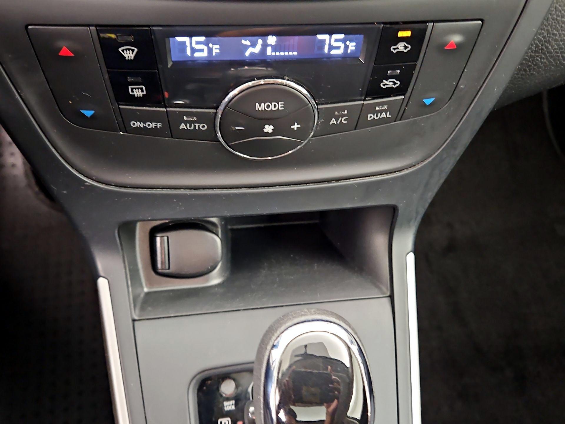 Thumbnail: 2019 Nissan Sentra - 16