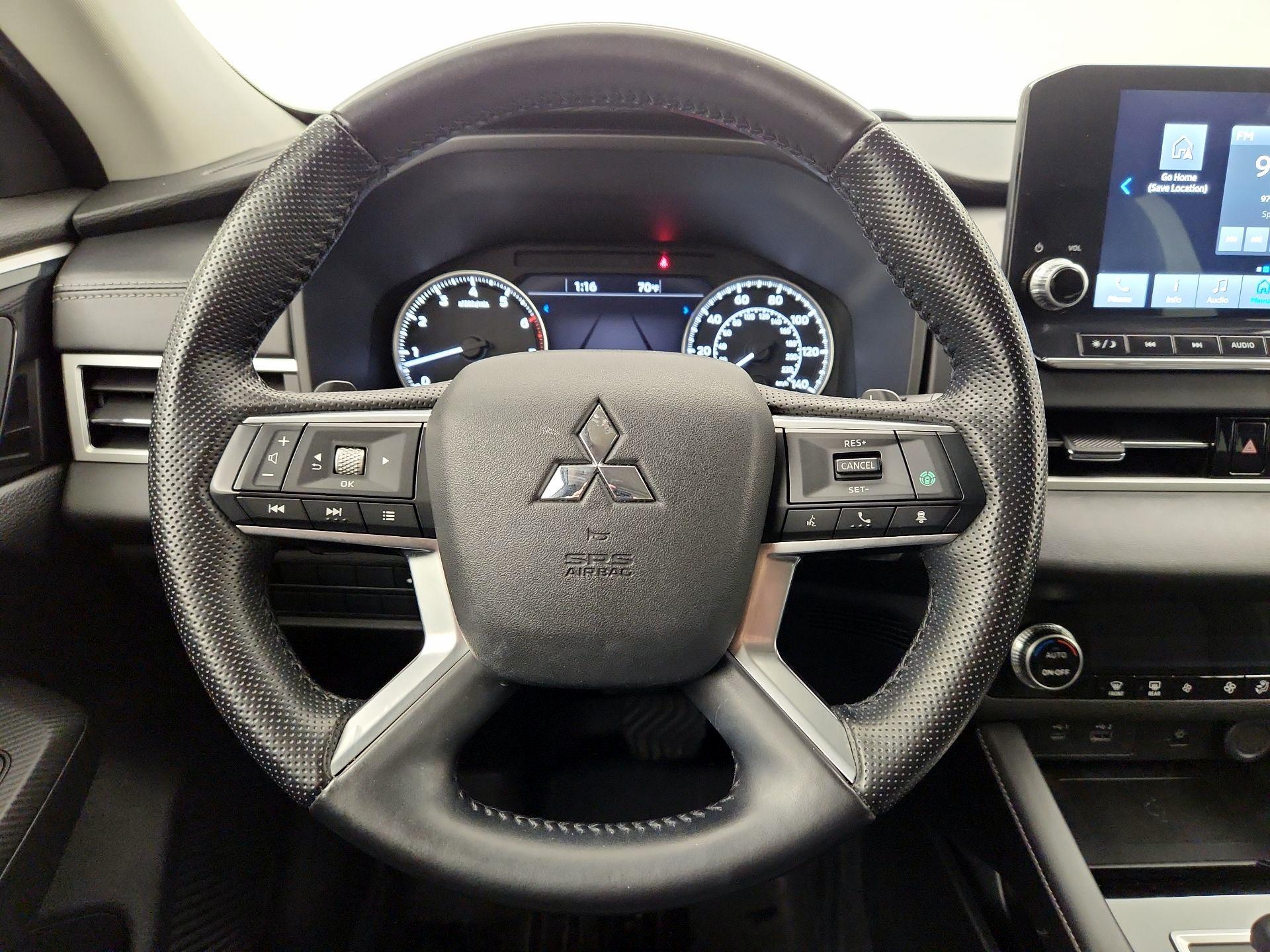 Thumbnail: 2022 Mitsubishi Outlander - 10