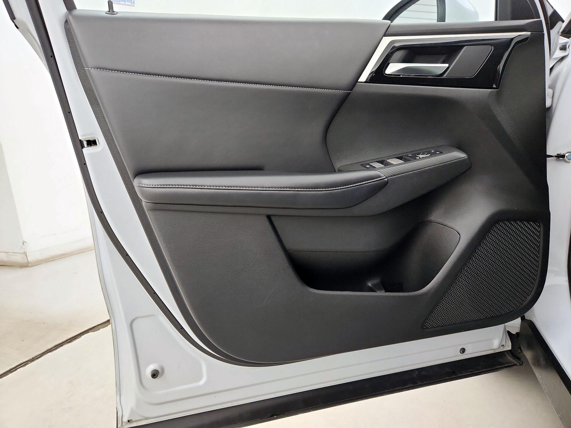 Thumbnail: 2022 Mitsubishi Outlander - 12