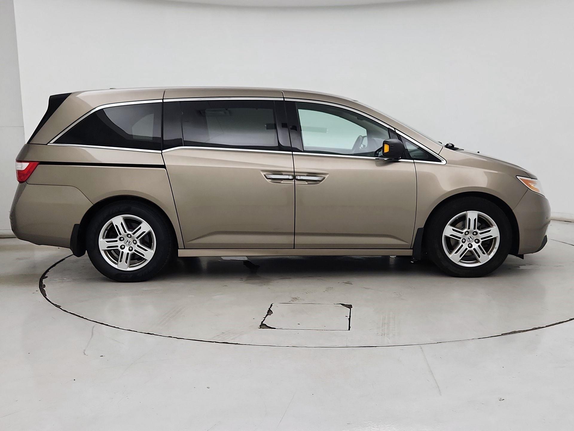 Thumbnail: 2013 Honda Odyssey - 4