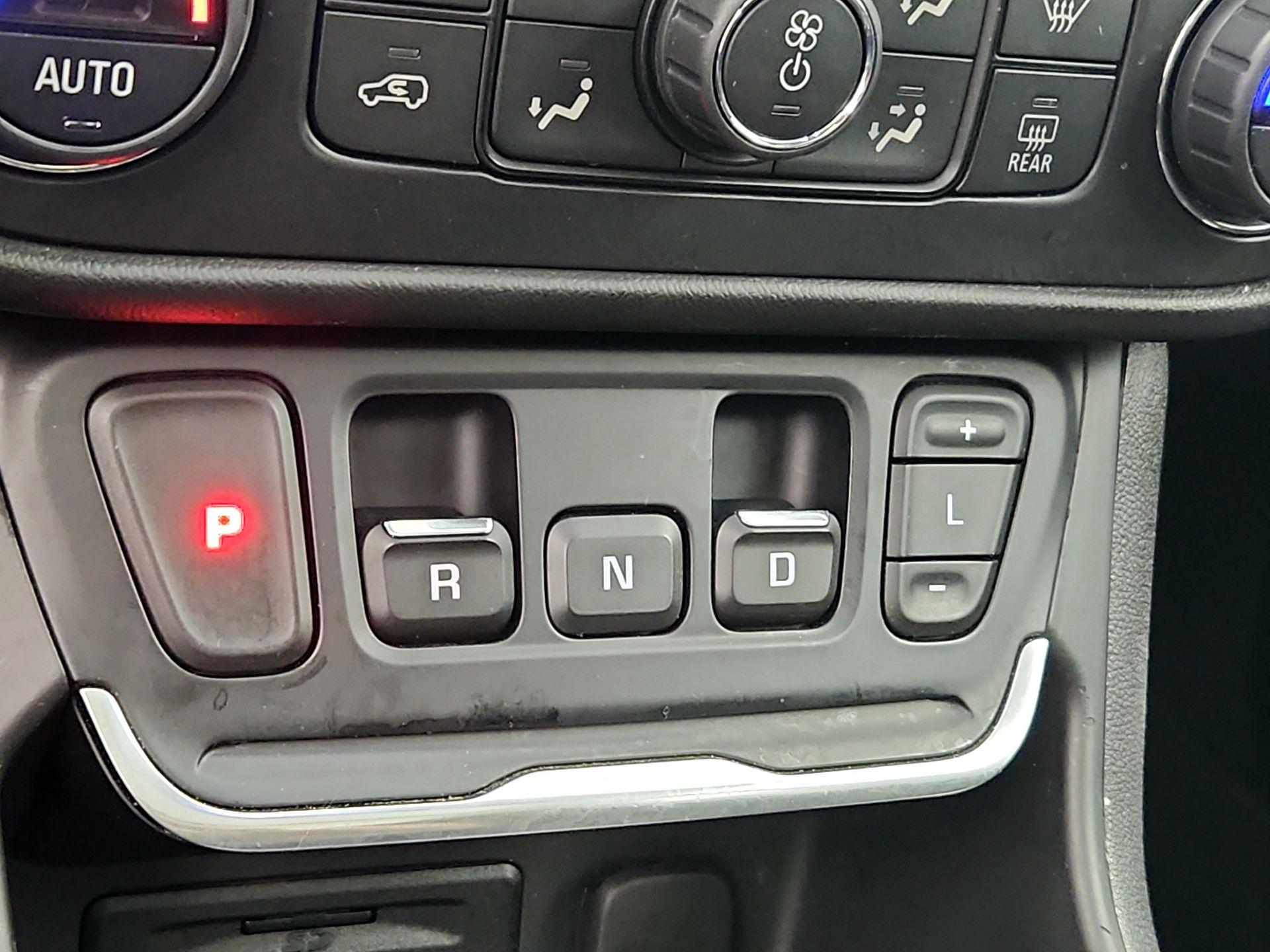 Thumbnail: 2019 GMC Terrain - 18