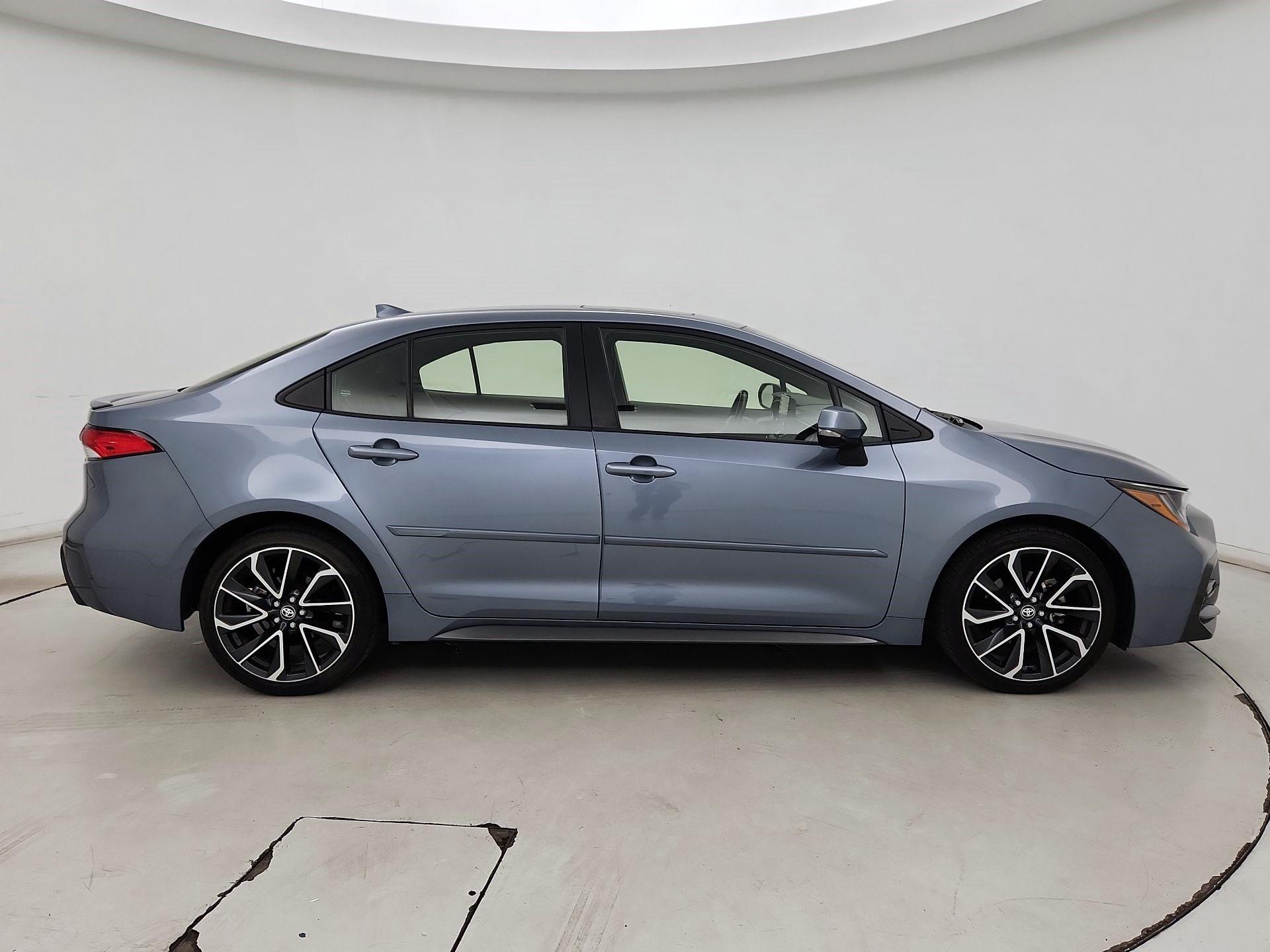 Thumbnail: 2022 Toyota Corolla - 4