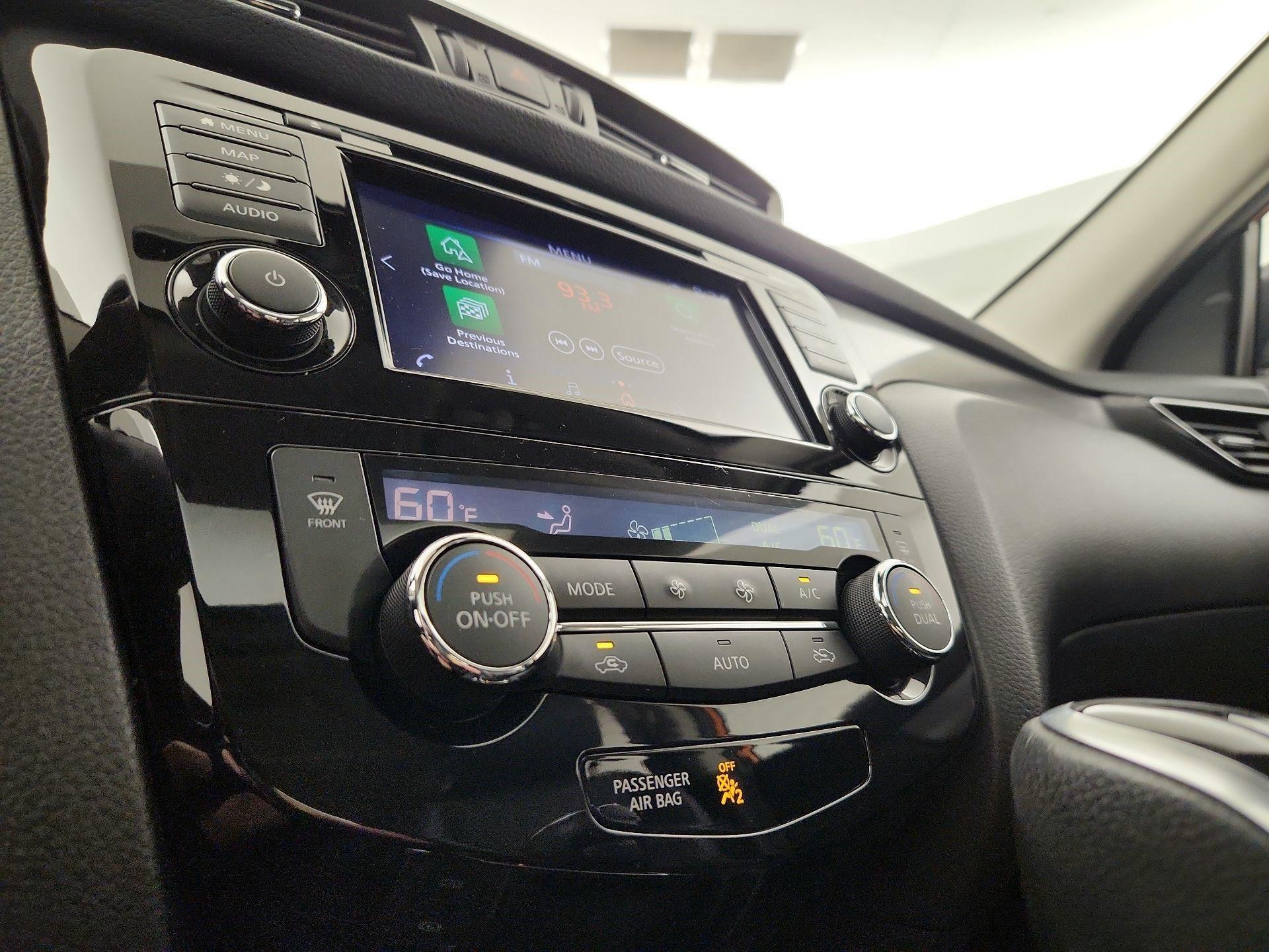 Thumbnail: 2020 Nissan Rogue Sport - 15