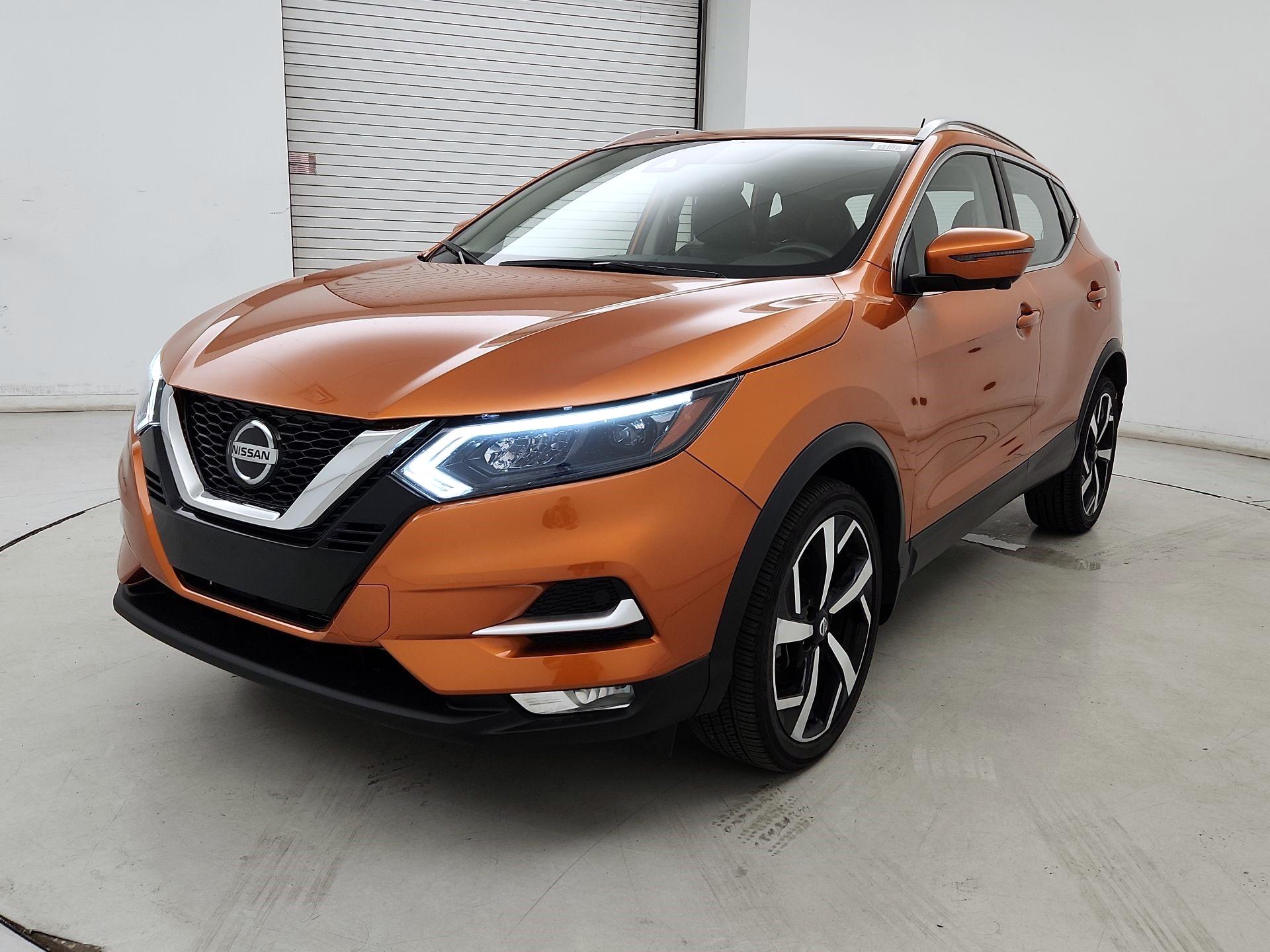 Thumbnail: 2020 Nissan Rogue Sport - 3