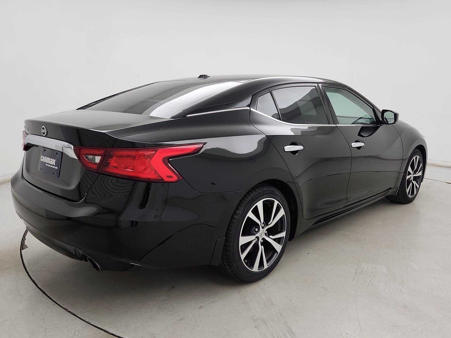 Thumbnail: 2017 Nissan Maxima - 5