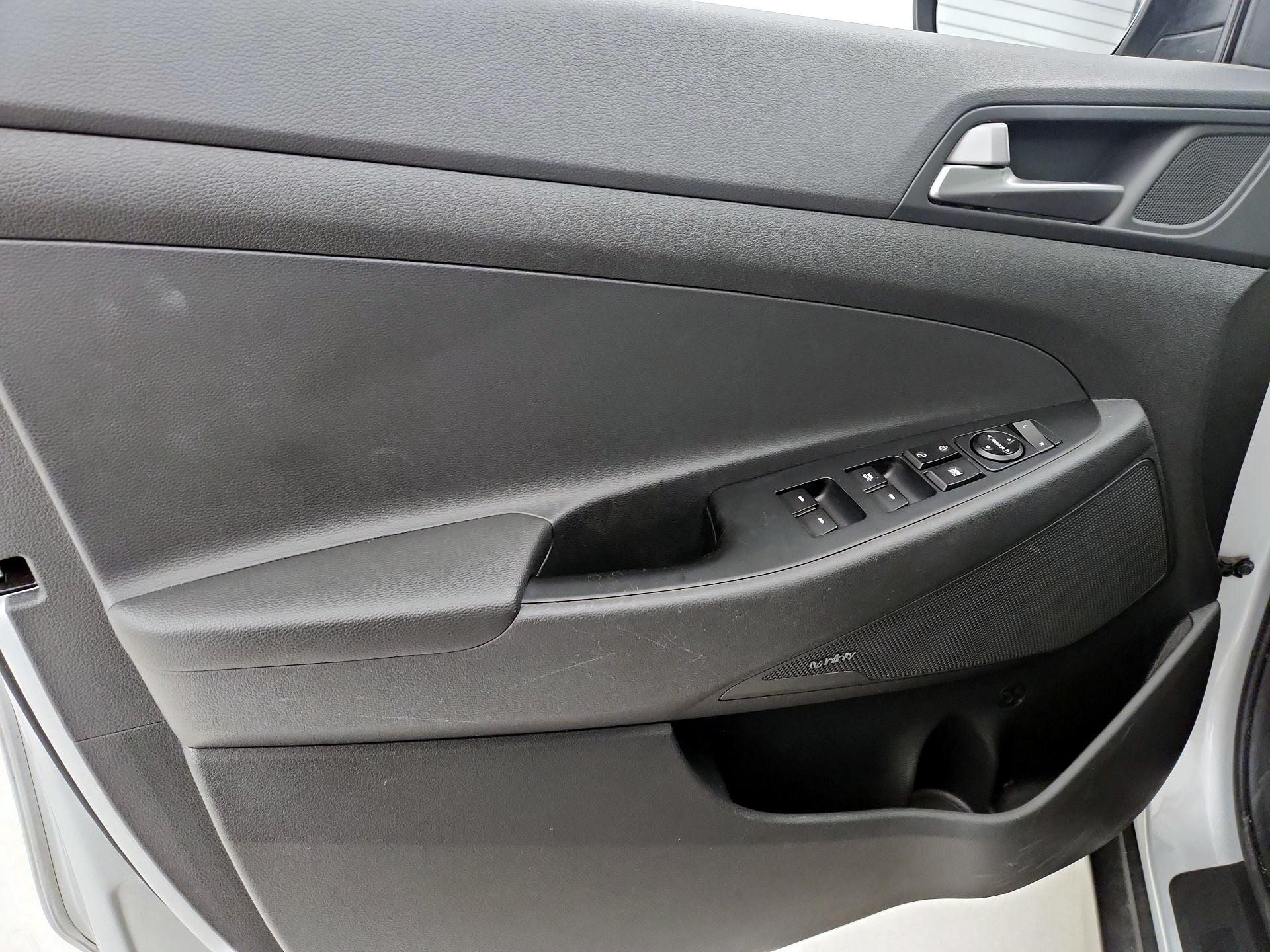 Thumbnail: 2017 Hyundai Tucson - 12