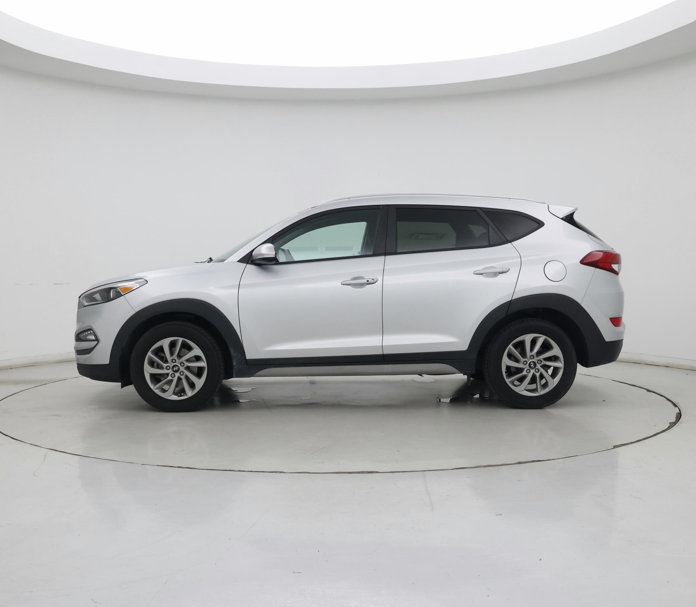 Thumbnail: 2017 Hyundai Tucson - 3