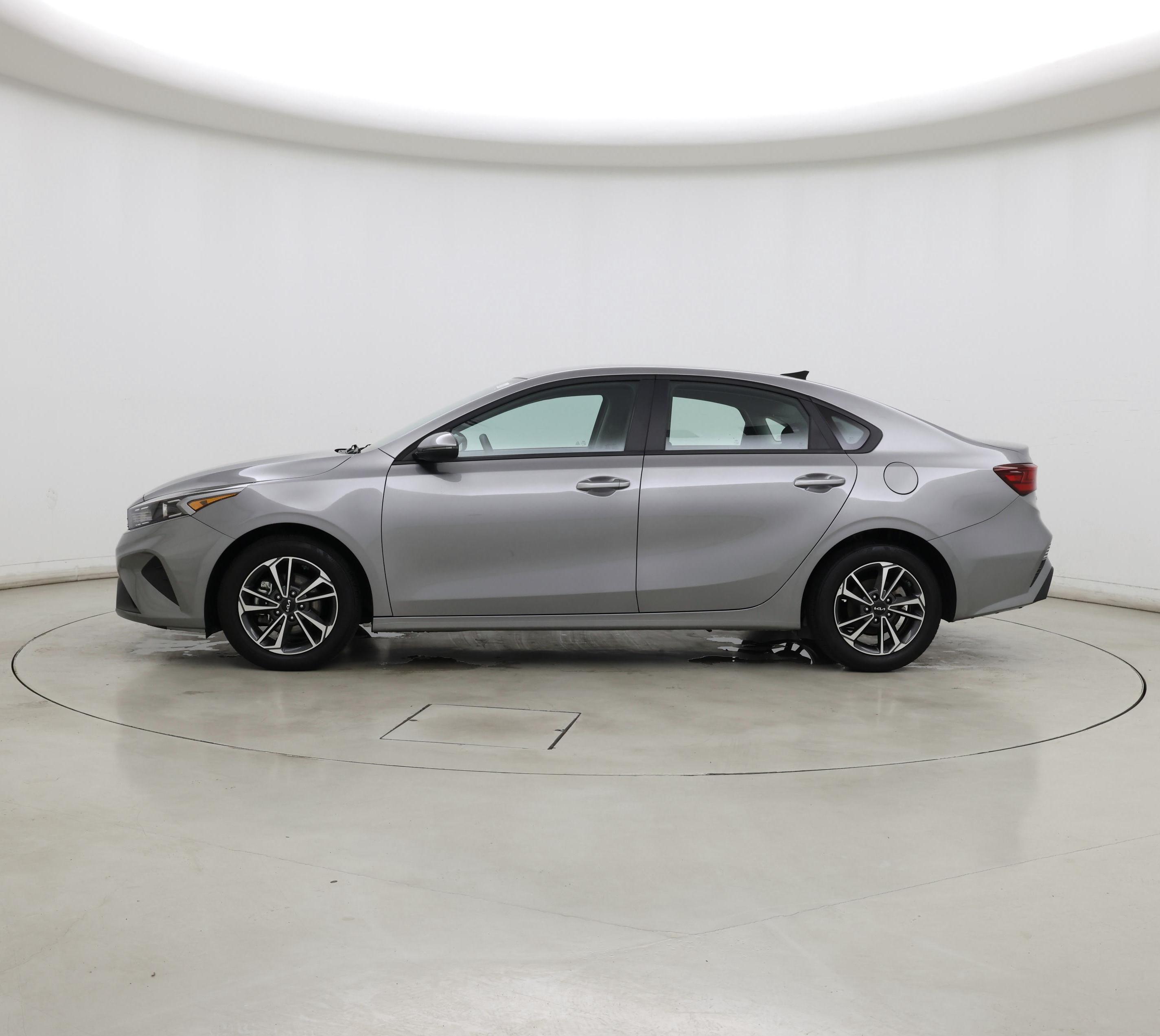 Thumbnail: 2024 Kia Forte - 3