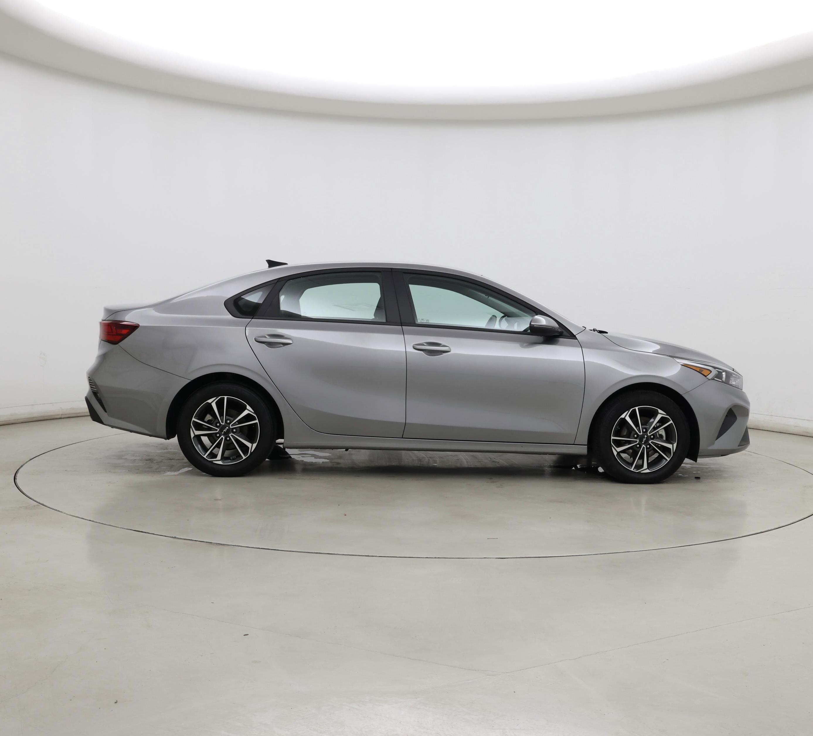 Thumbnail: 2024 Kia Forte - 7