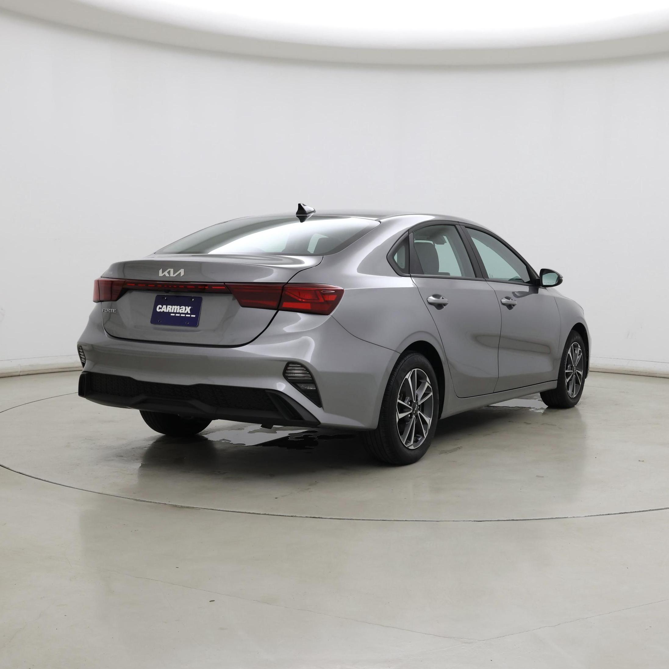 Thumbnail: 2024 Kia Forte - 8