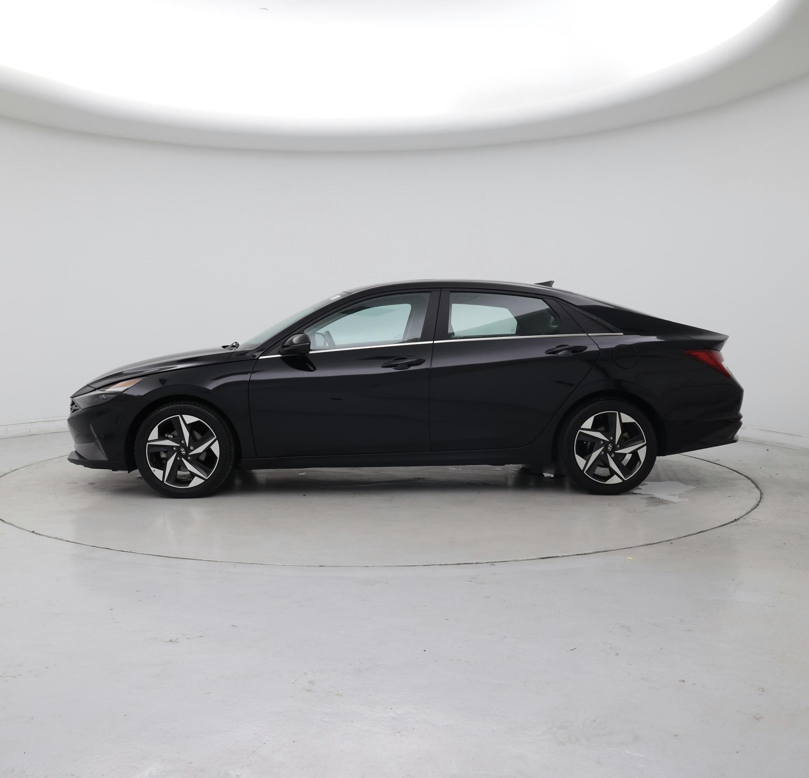 Thumbnail: 2023 Hyundai Elantra - 3