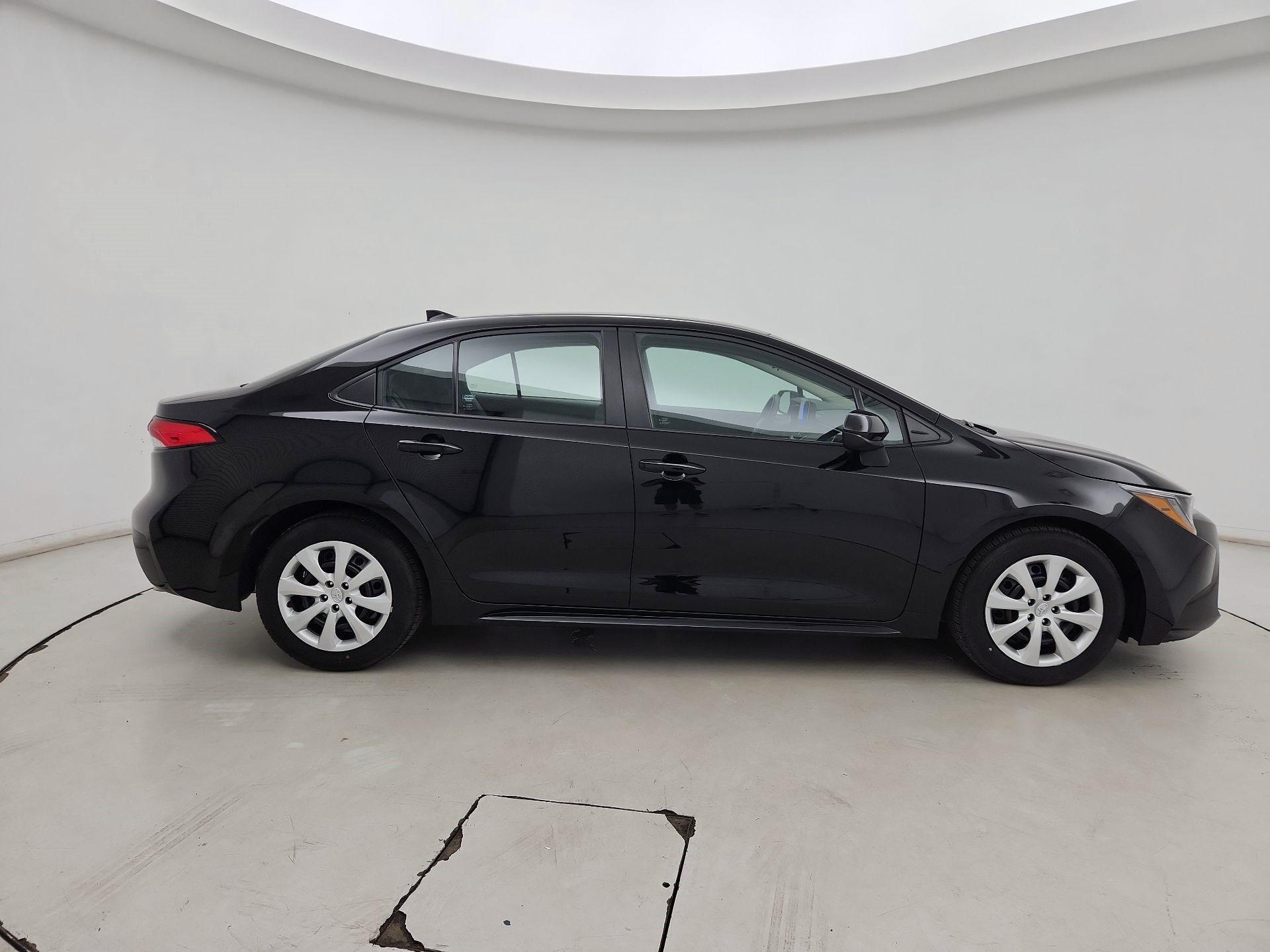 Thumbnail: 2023 Toyota Corolla - 4