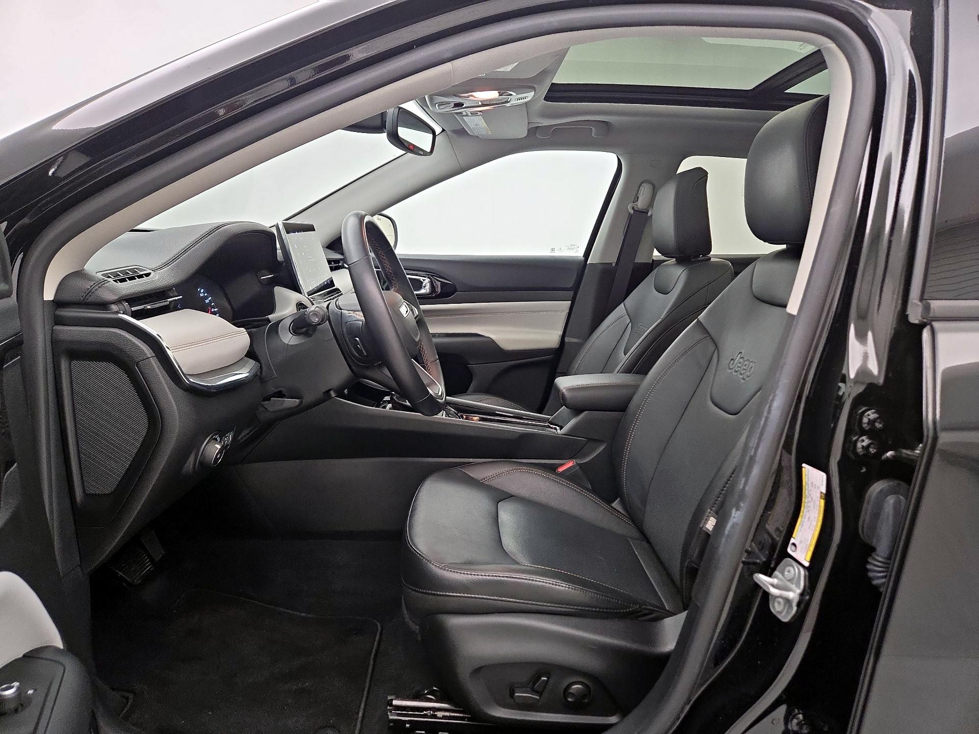 Thumbnail: 2022 Jeep Compass - 11