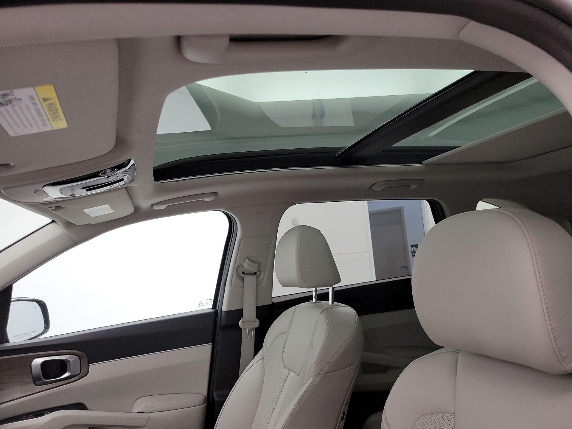 Thumbnail: 2023 Kia Sorento - 20