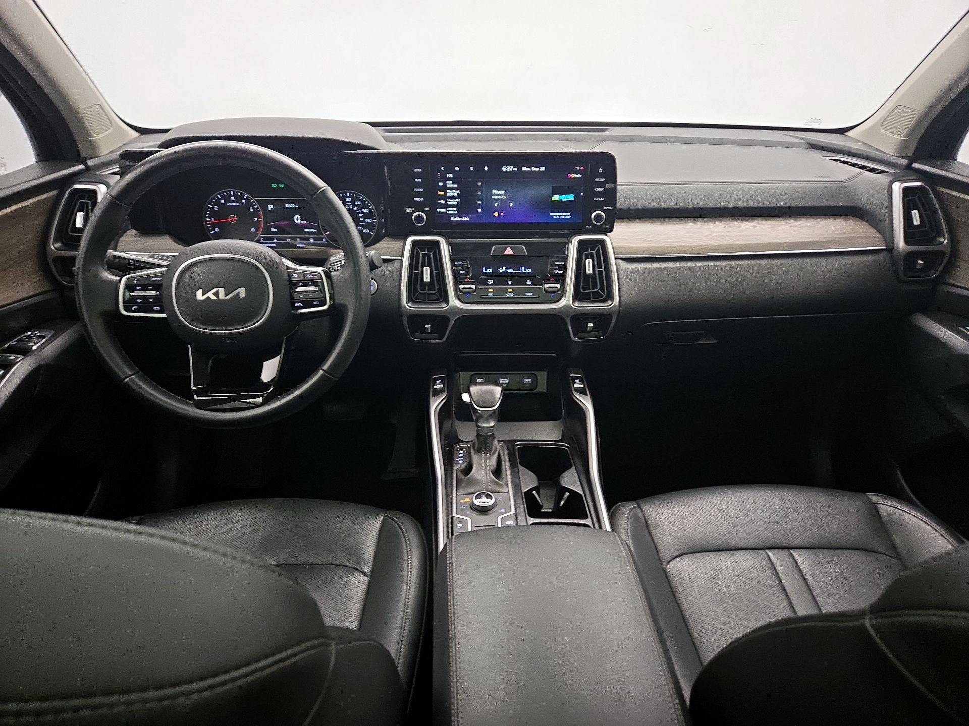 Thumbnail: 2022 Kia Sorento - 9