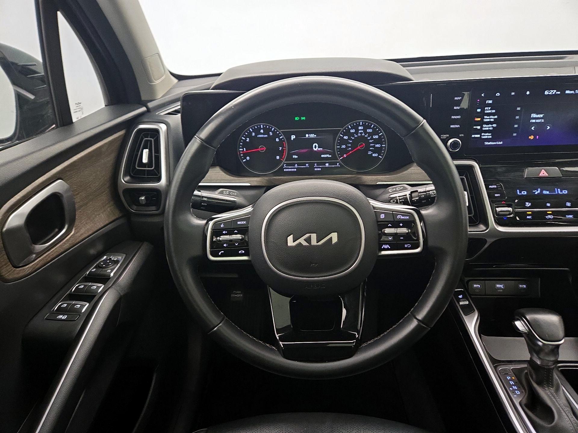 Thumbnail: 2022 Kia Sorento - 10