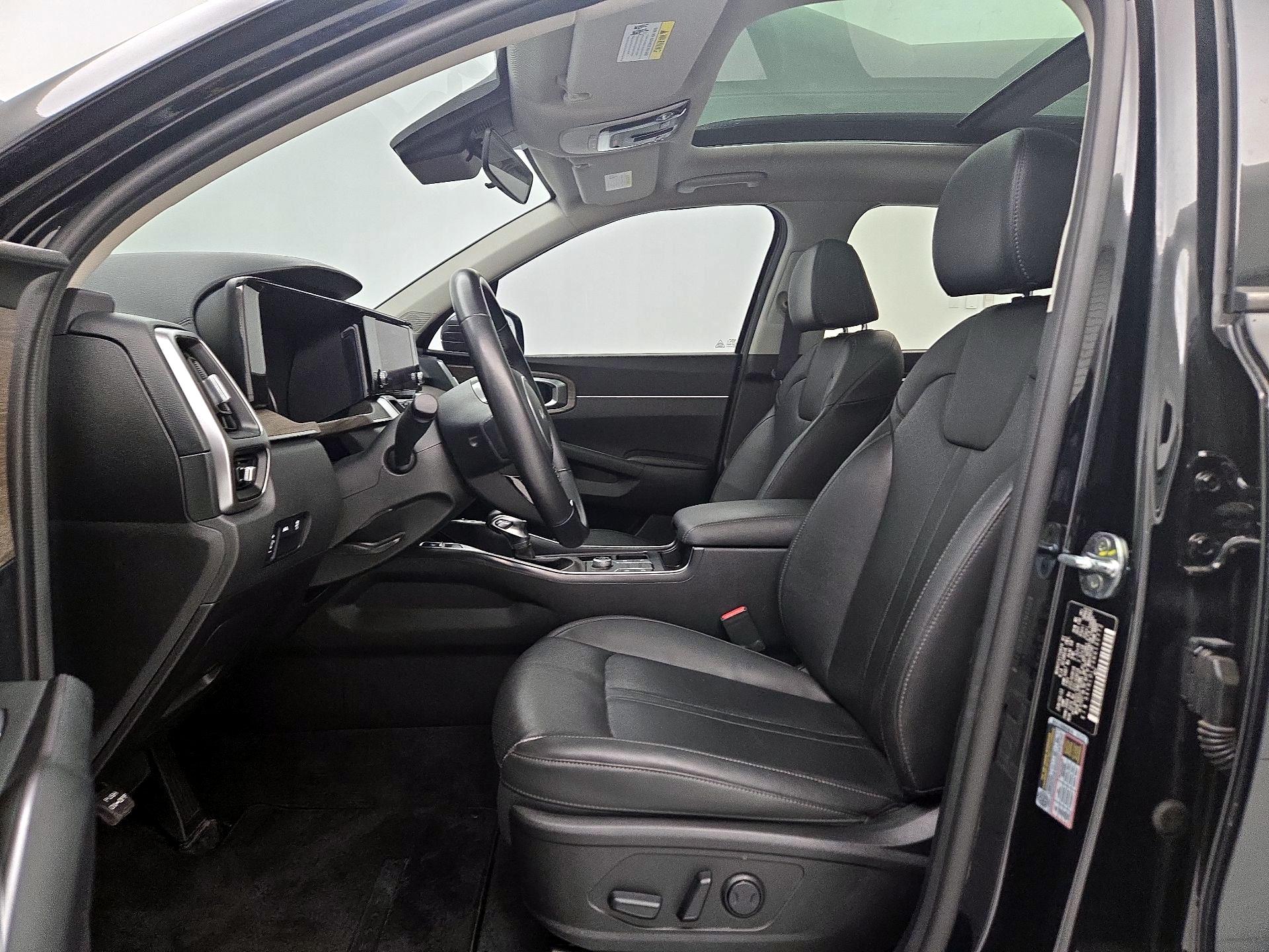 Thumbnail: 2022 Kia Sorento - 11