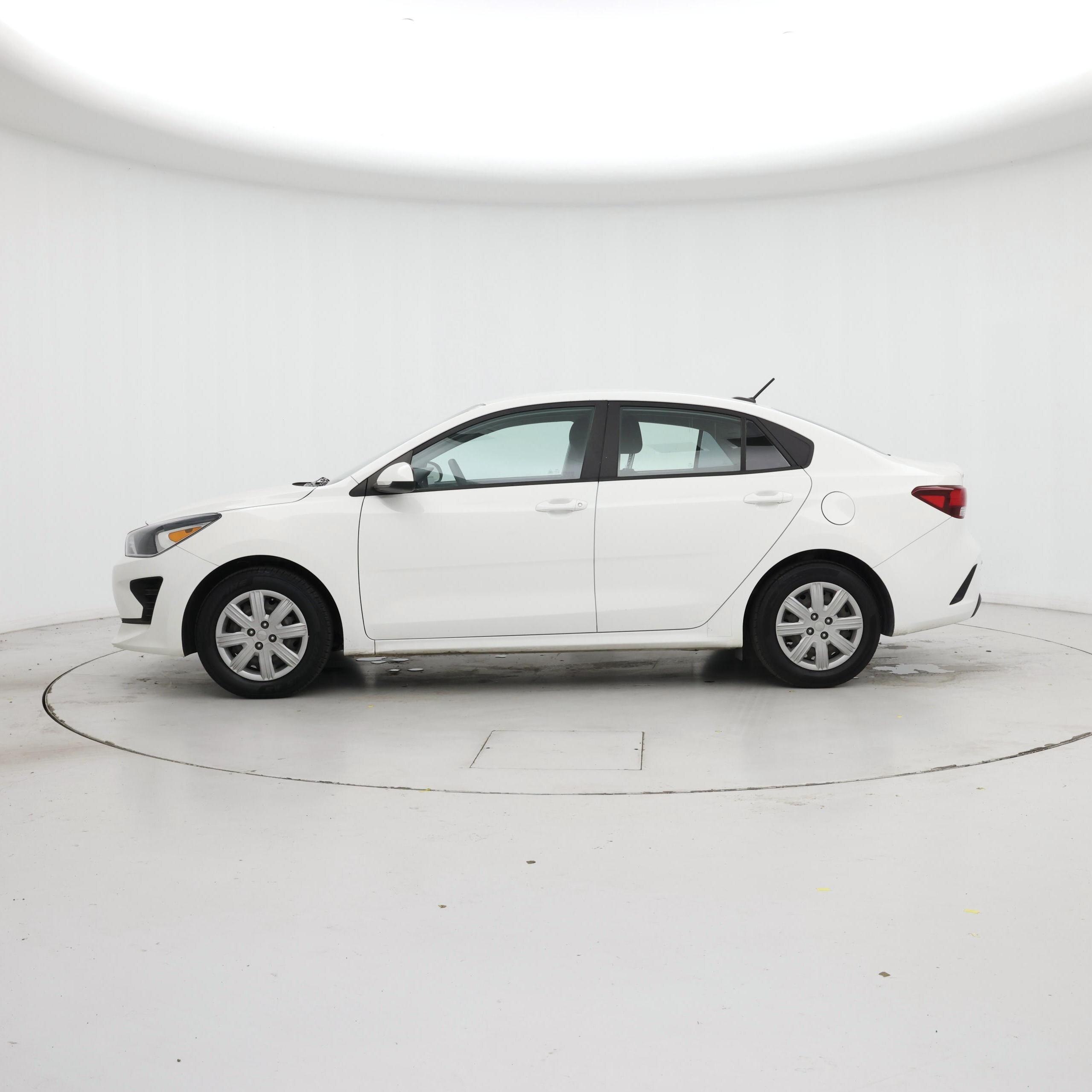 Thumbnail: 2022 Kia Rio - 3
