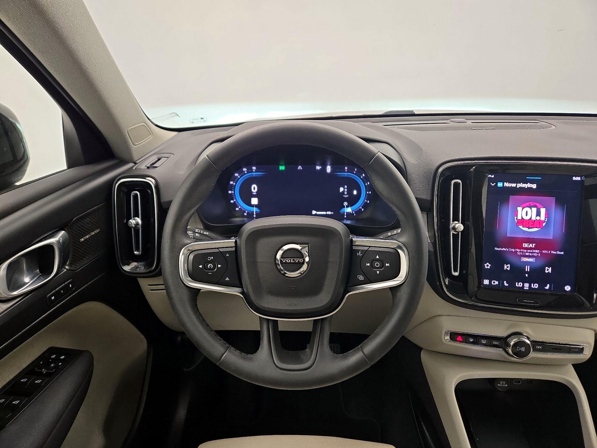 Thumbnail: 2023 Volvo XC40 - 10