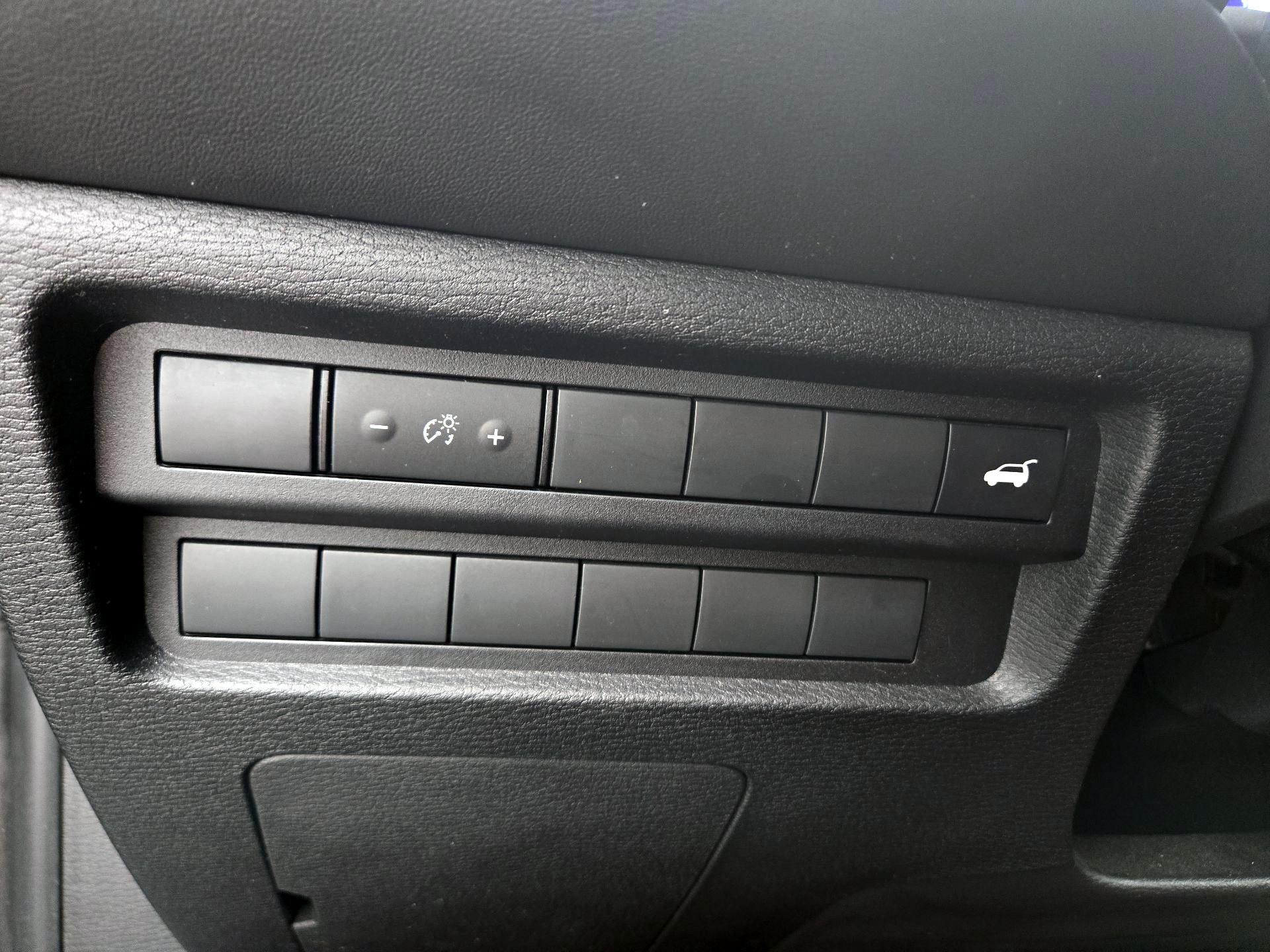 Thumbnail: 2022 Mitsubishi Outlander - 13