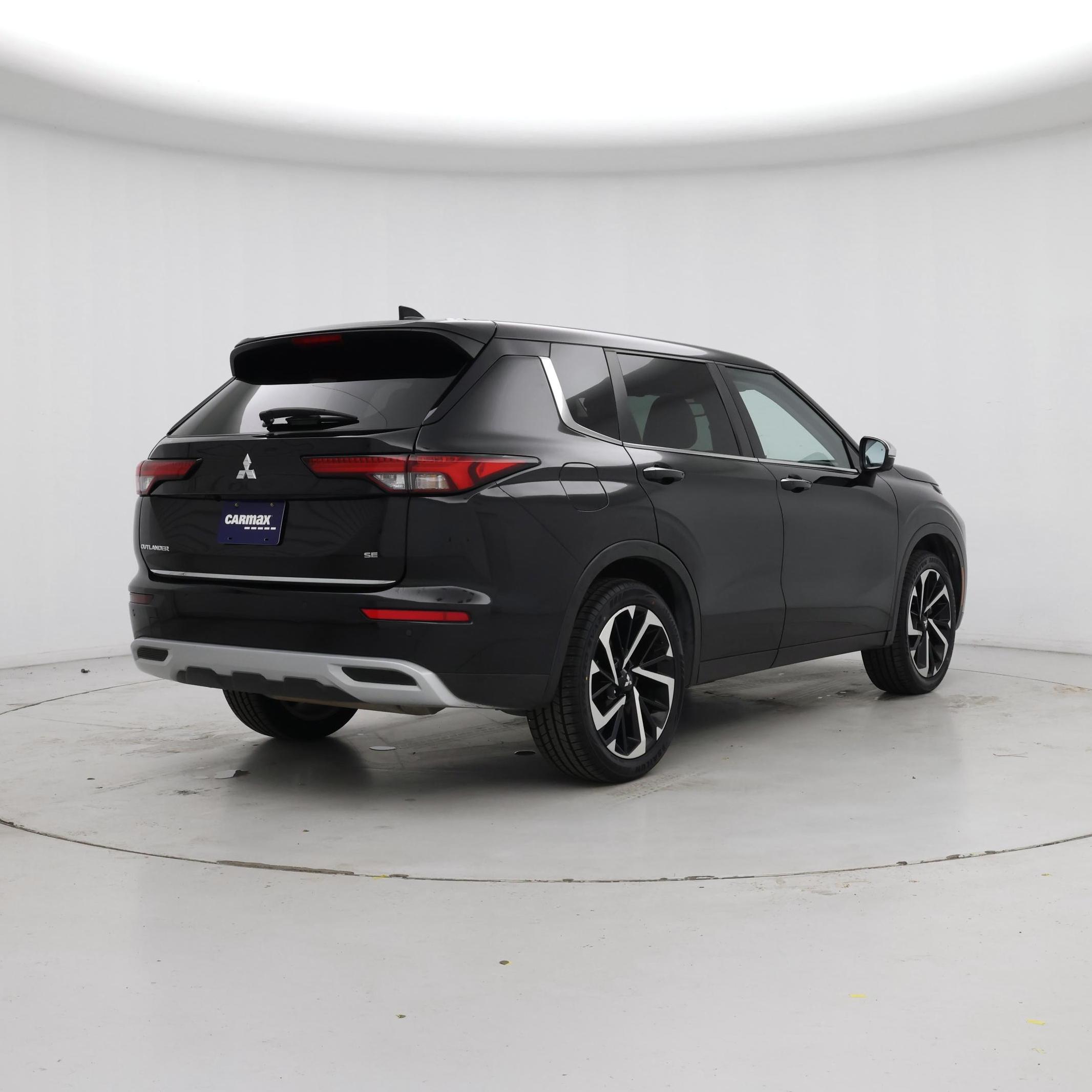 Thumbnail: 2022 Mitsubishi Outlander - 8