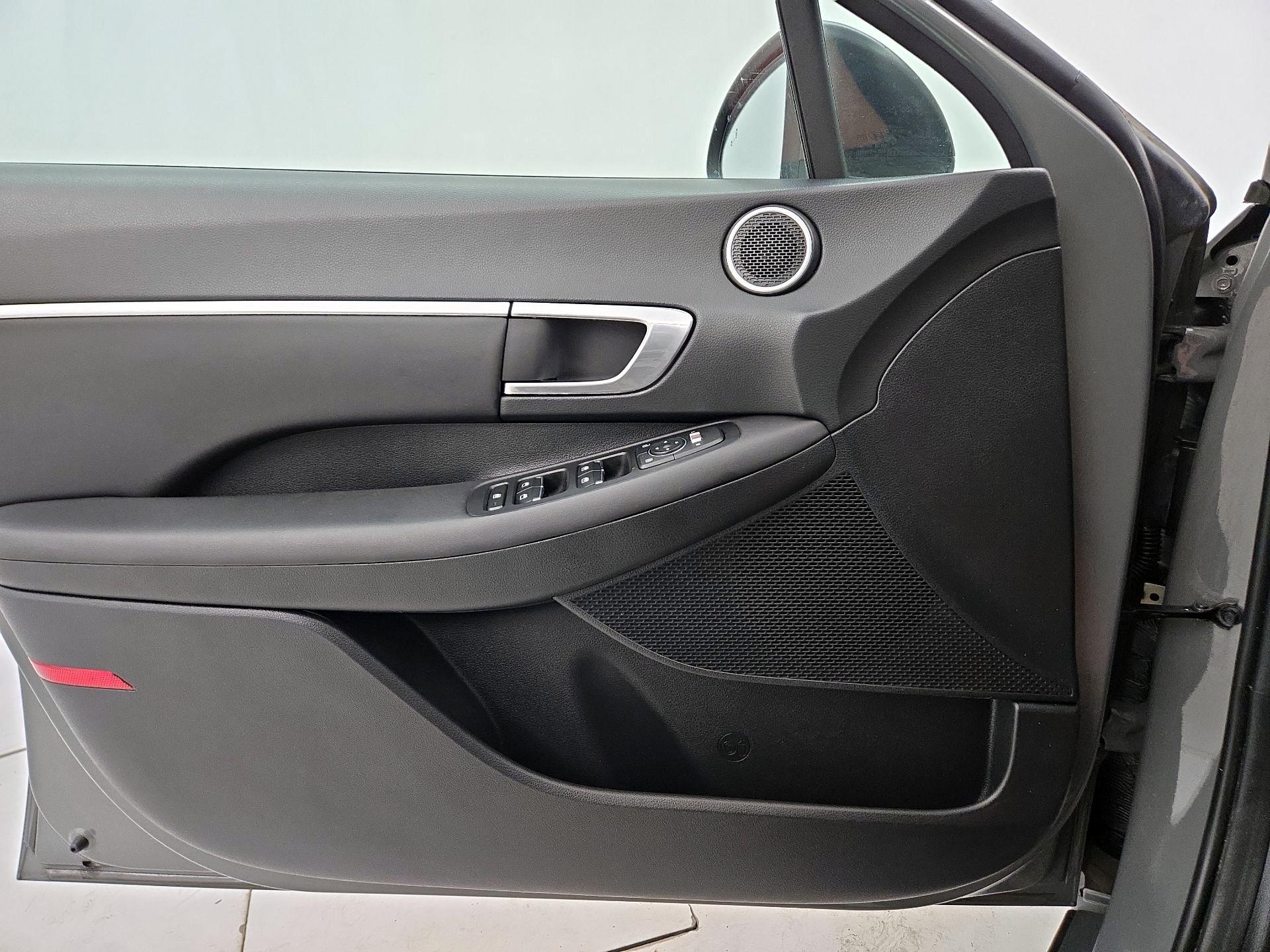 Thumbnail: 2023 Hyundai Sonata - 12