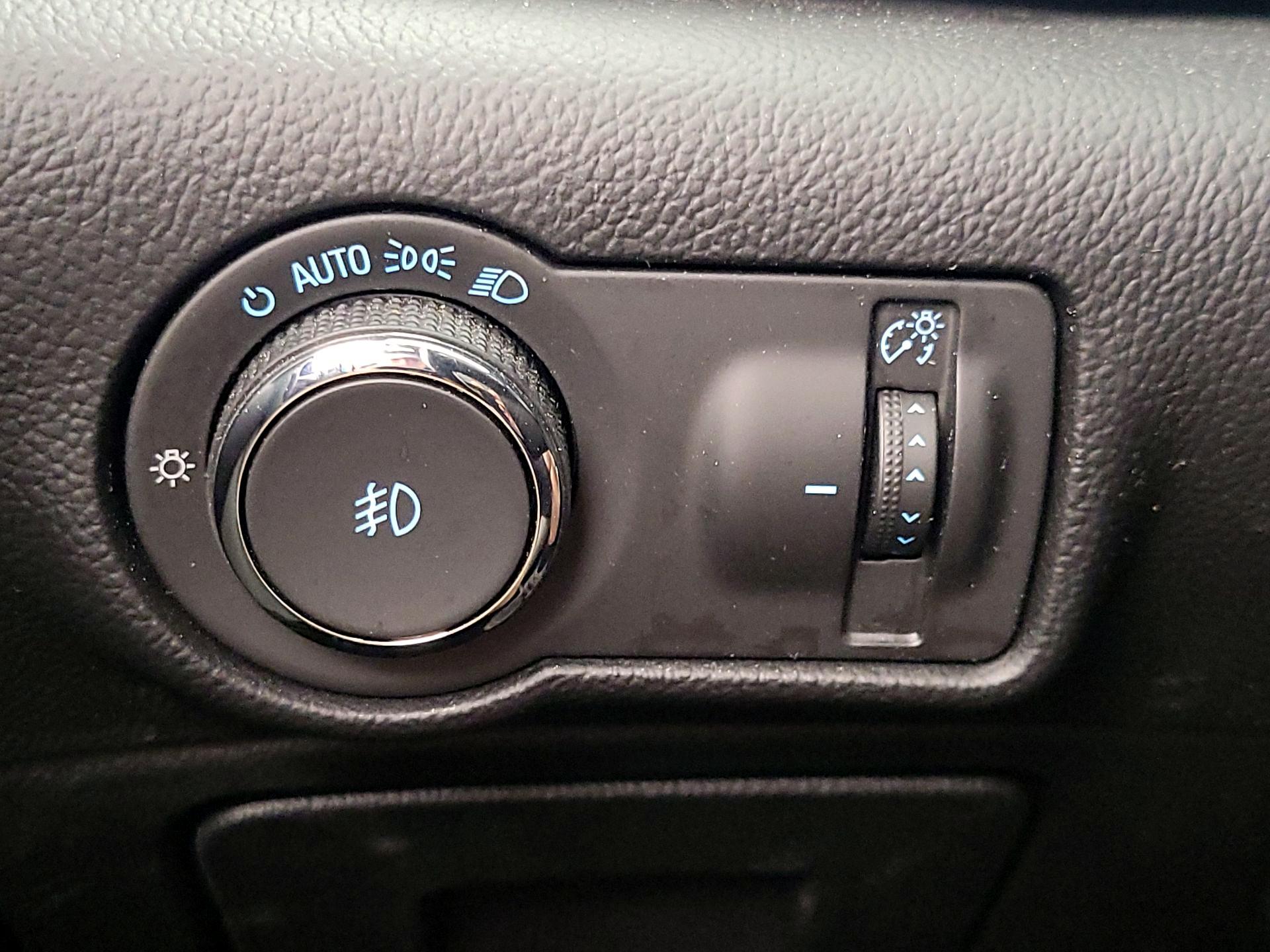 Thumbnail: 2016 Buick Verano - 13