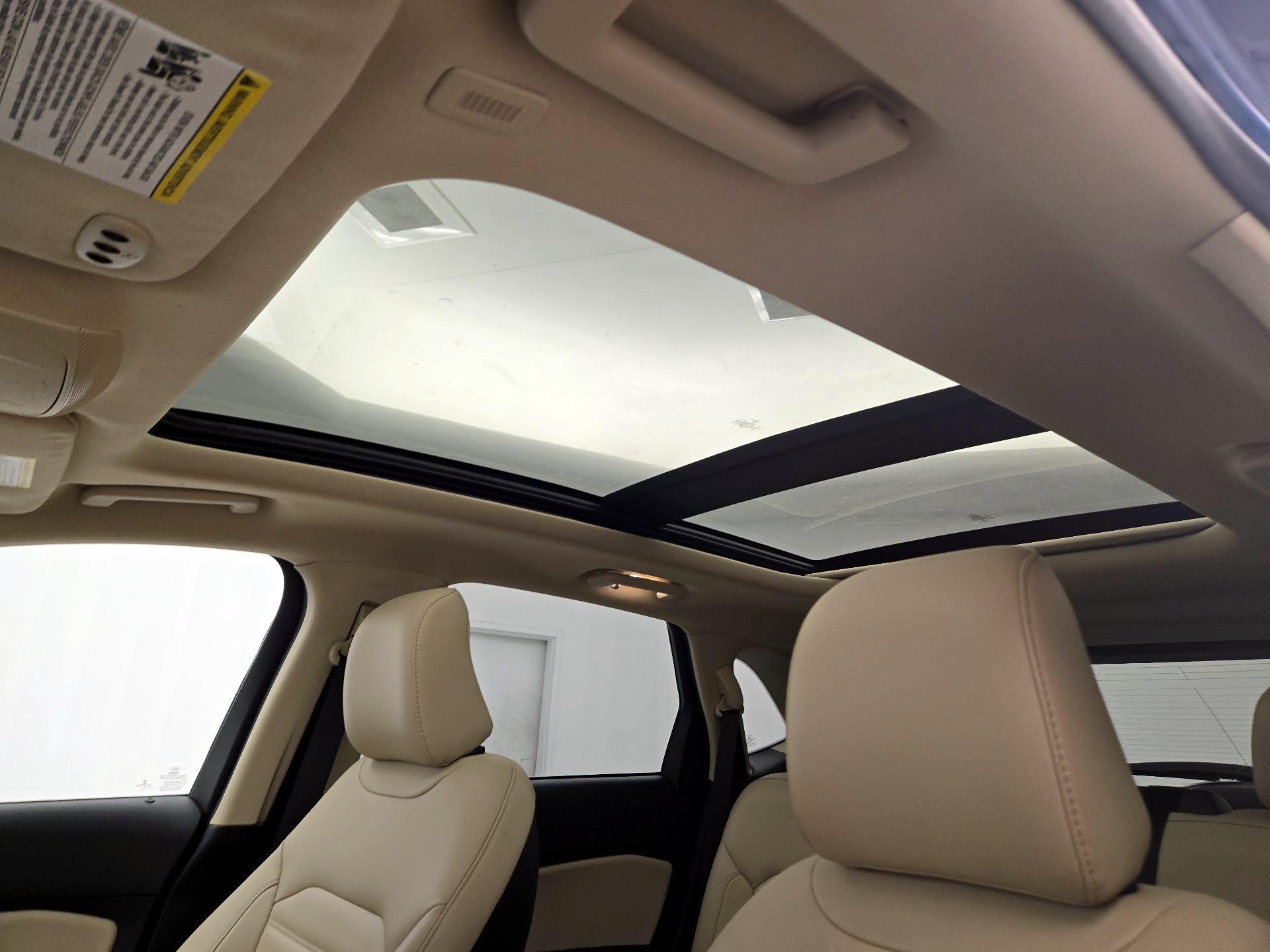 Thumbnail: 2022 Ford Edge - 19